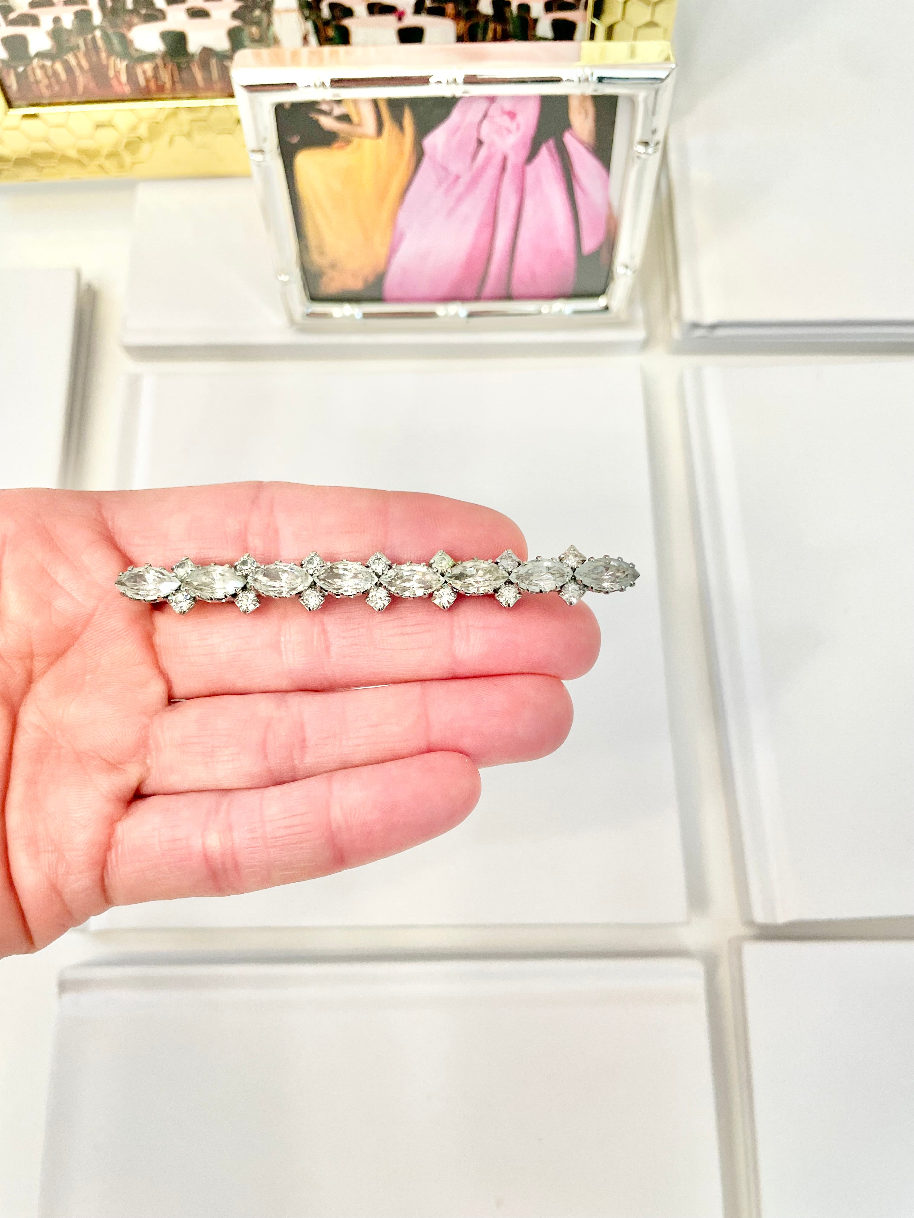 The most elegant glass bar pin.... so lovely