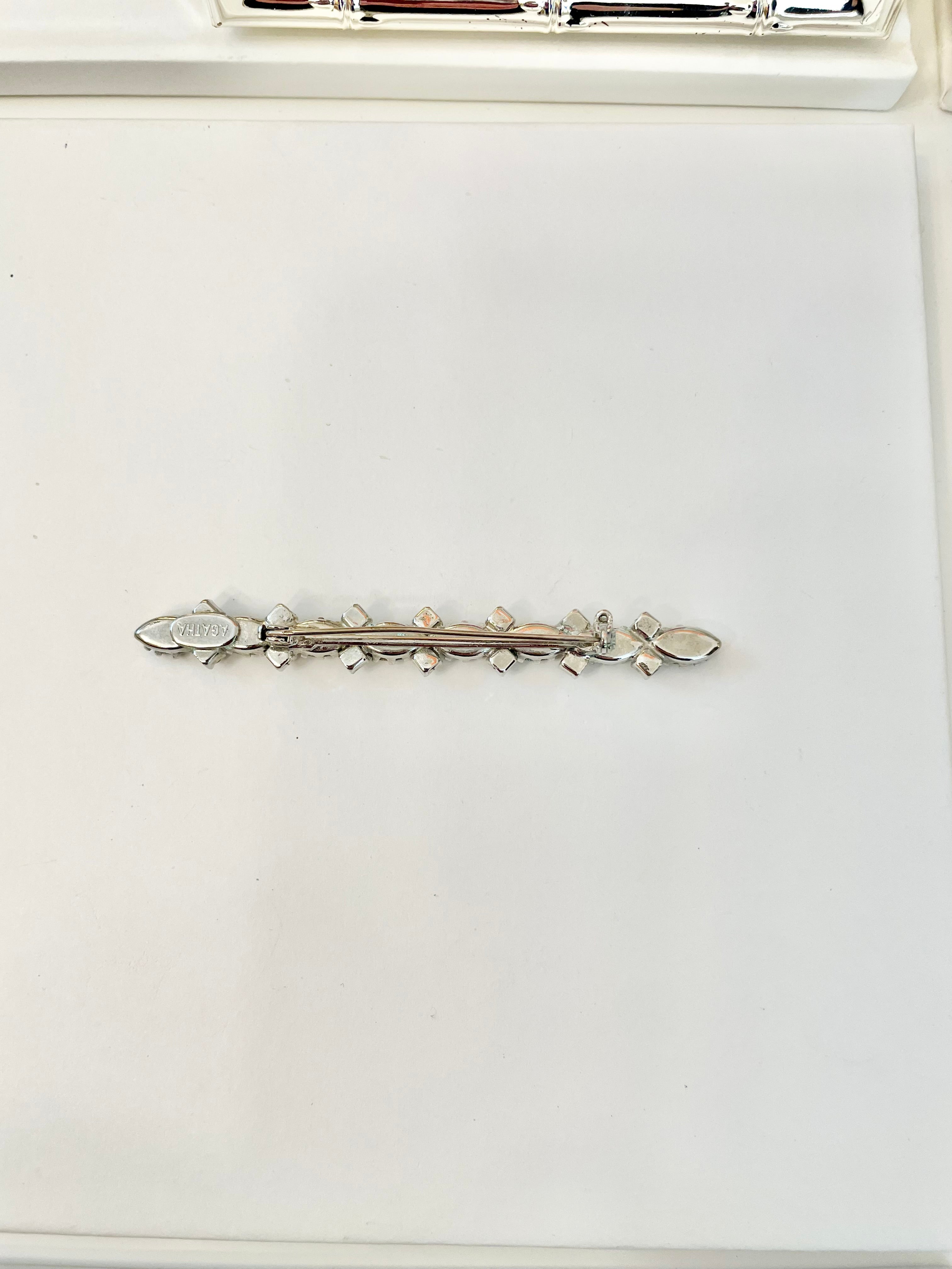 The most elegant glass bar pin.... so lovely