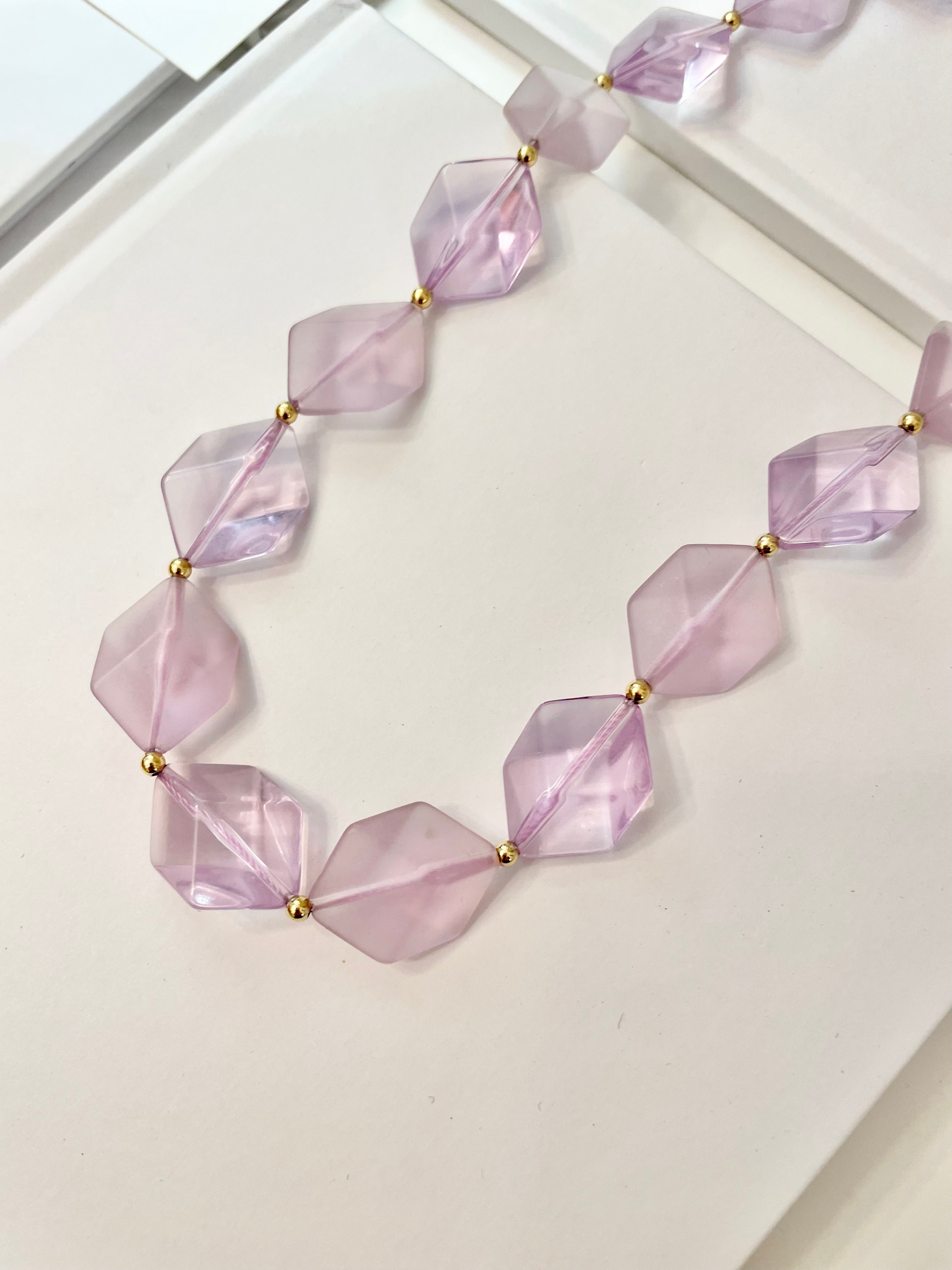 1970's truly feminine soft purple beaded necklace... so lovely