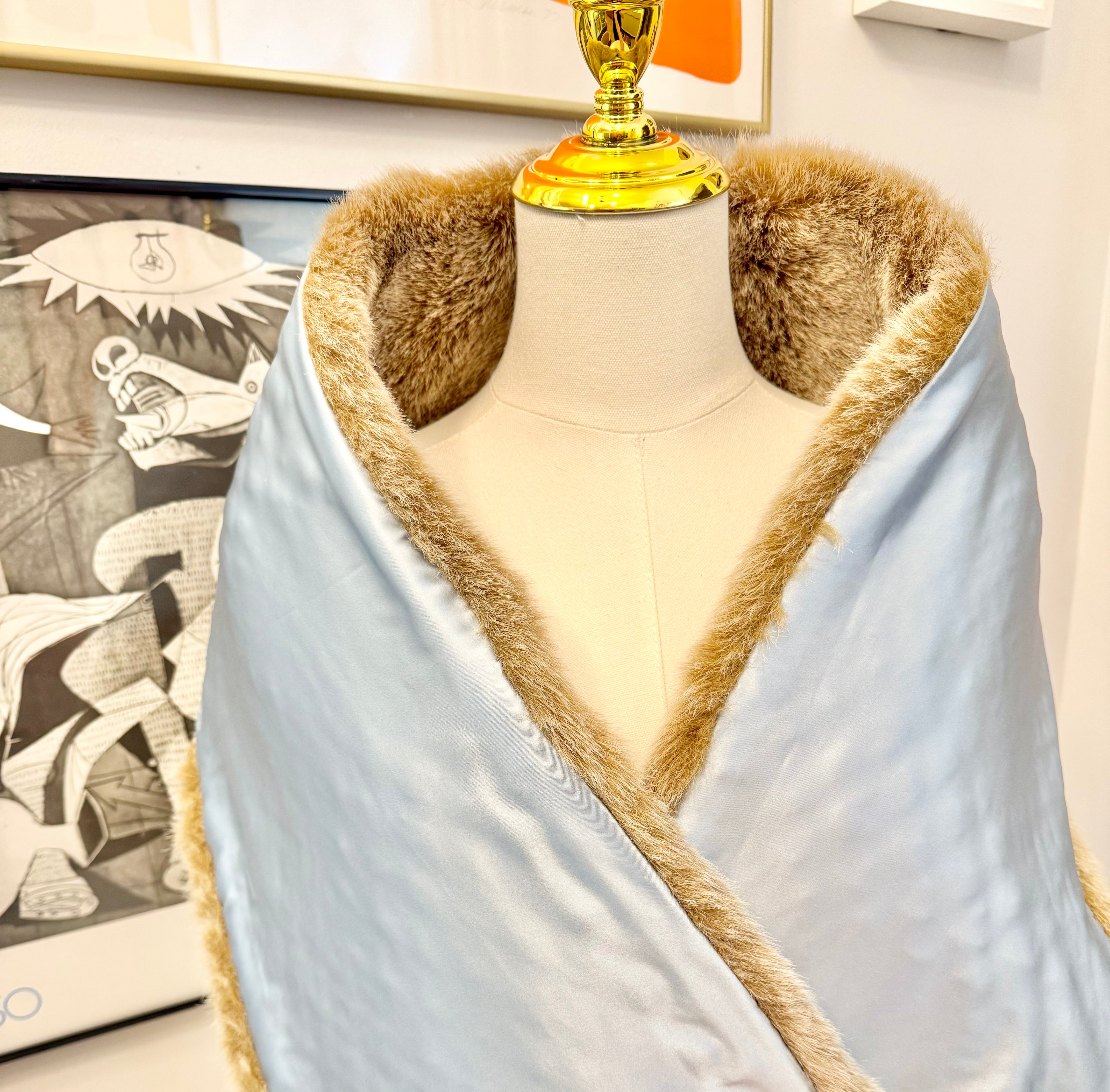 The most divine faux fur opera shawl.... so classy