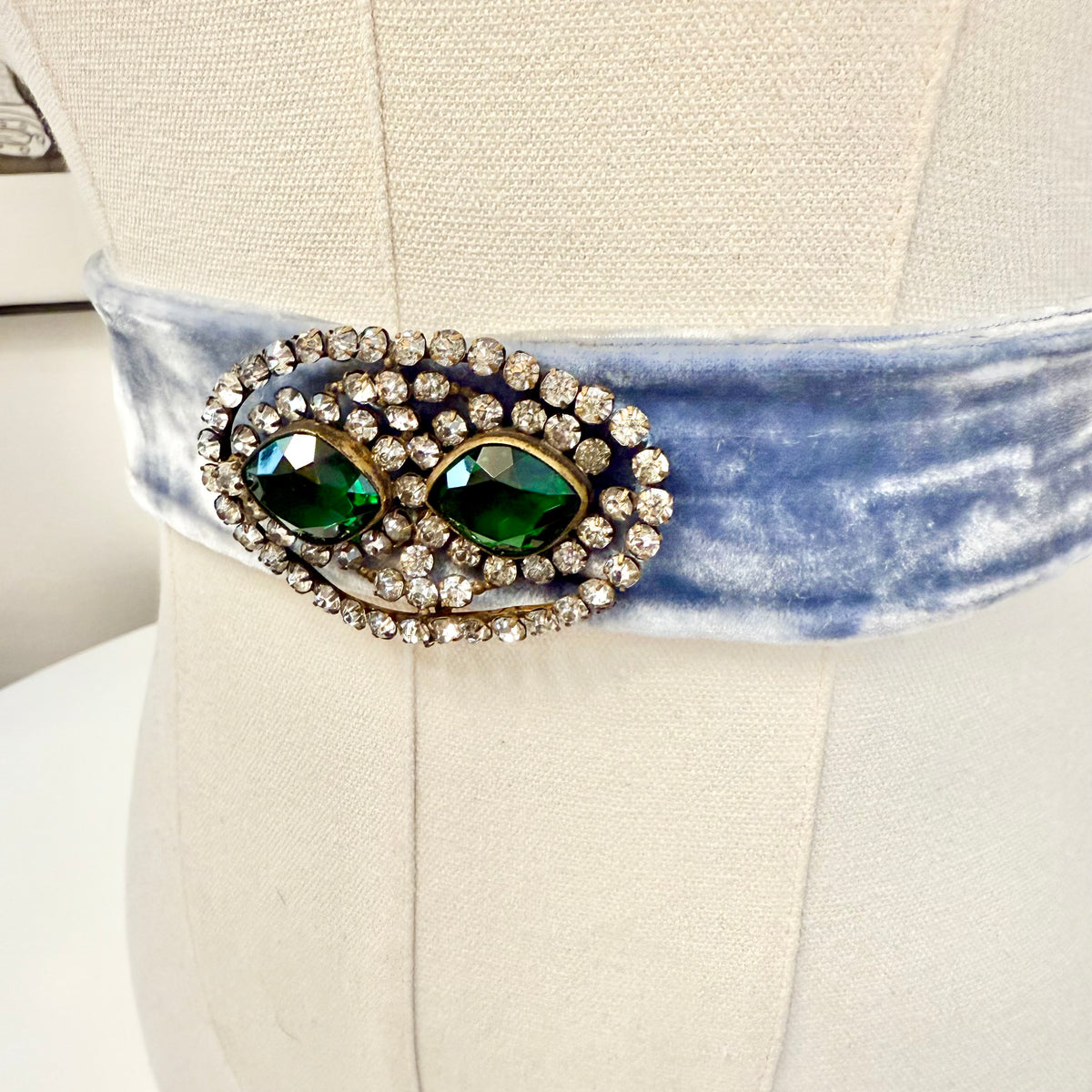 The most extraordinary deco dress belt! Emeralds and velvet
