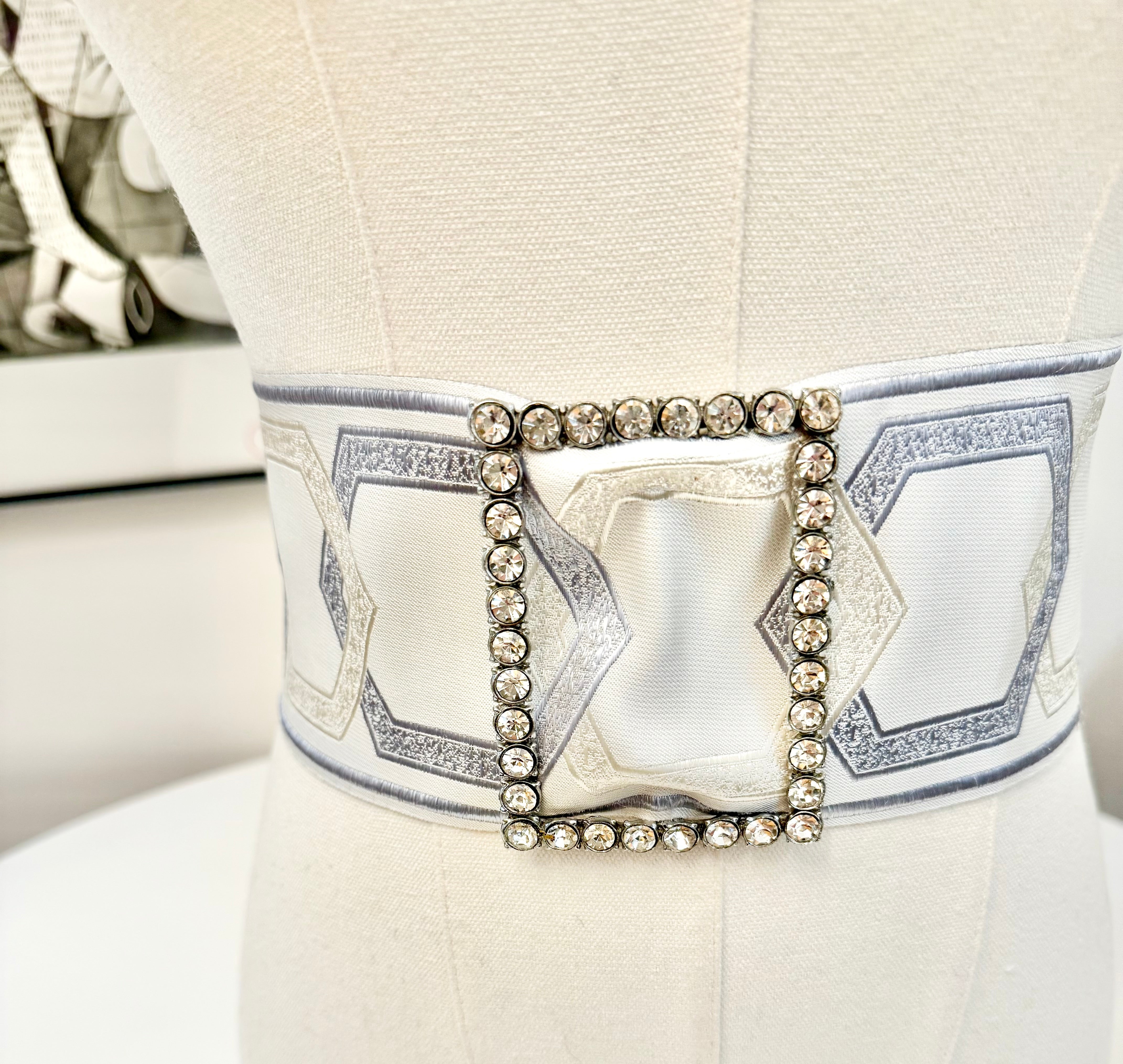 The most feminine, and elegant dress belt... so divine