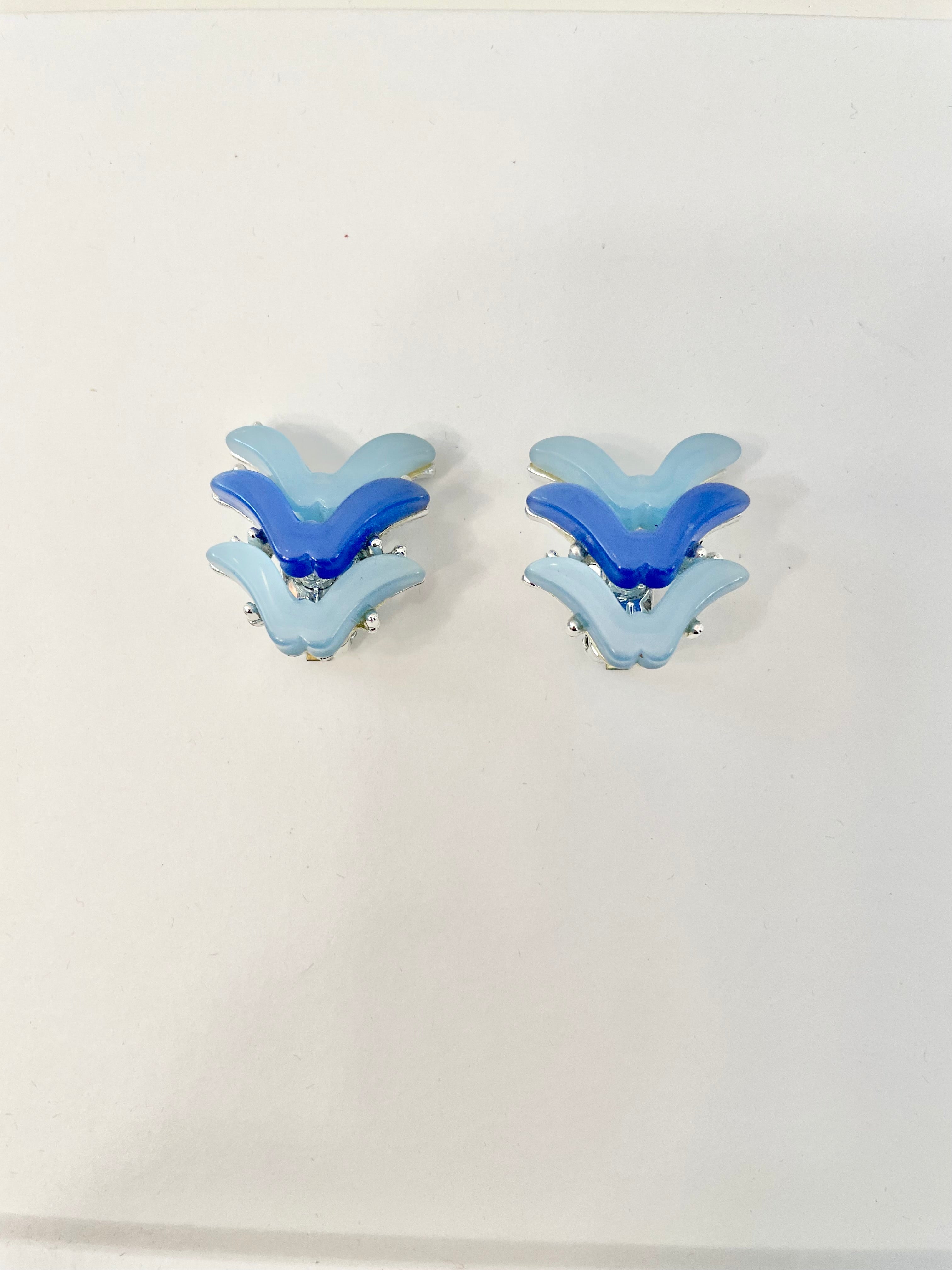 Happy Hostess and her love affair with the colorful... These 1960's soft blue sculptural delights are divine!