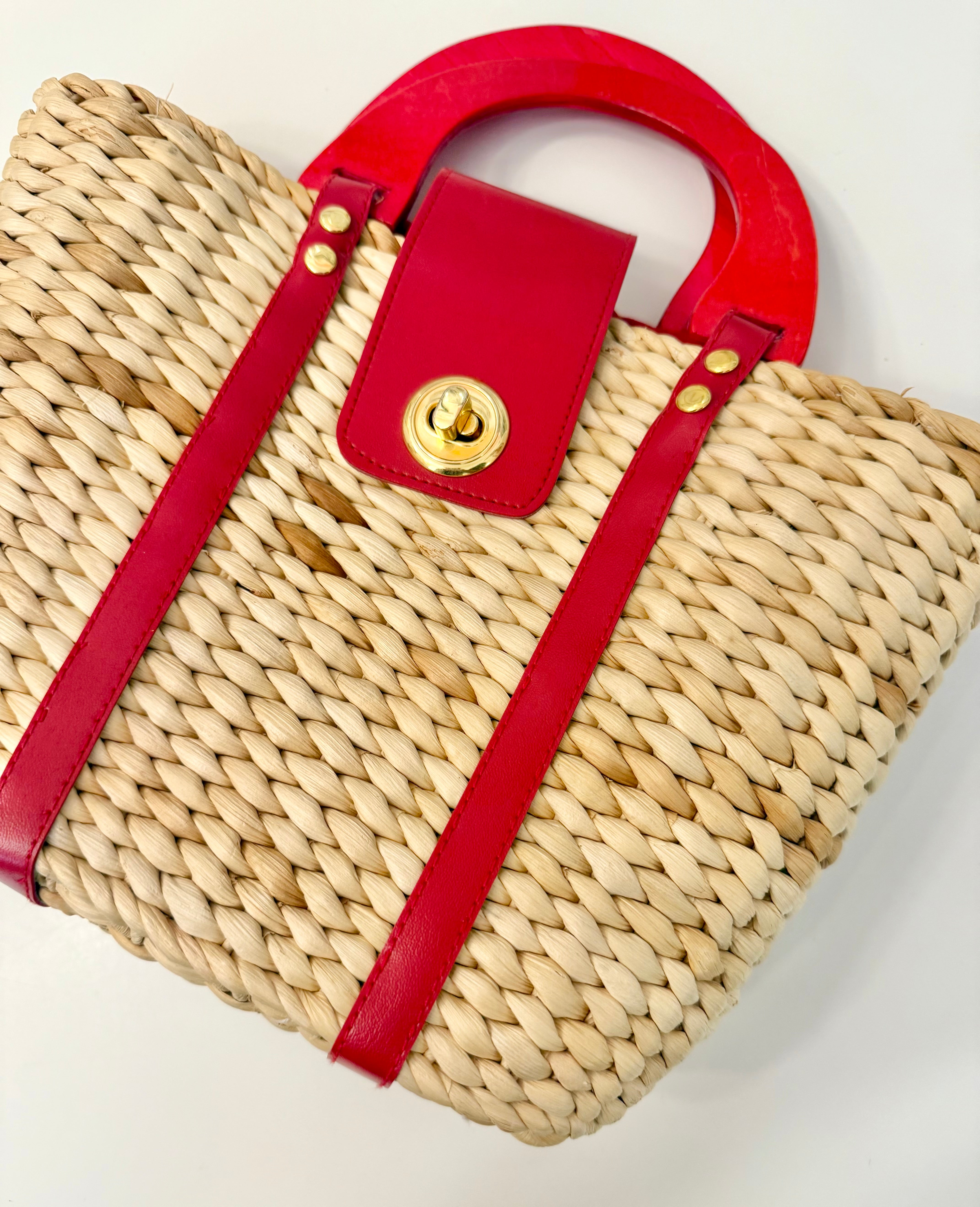 The preppy ladies who lunch straw bag.... so darling