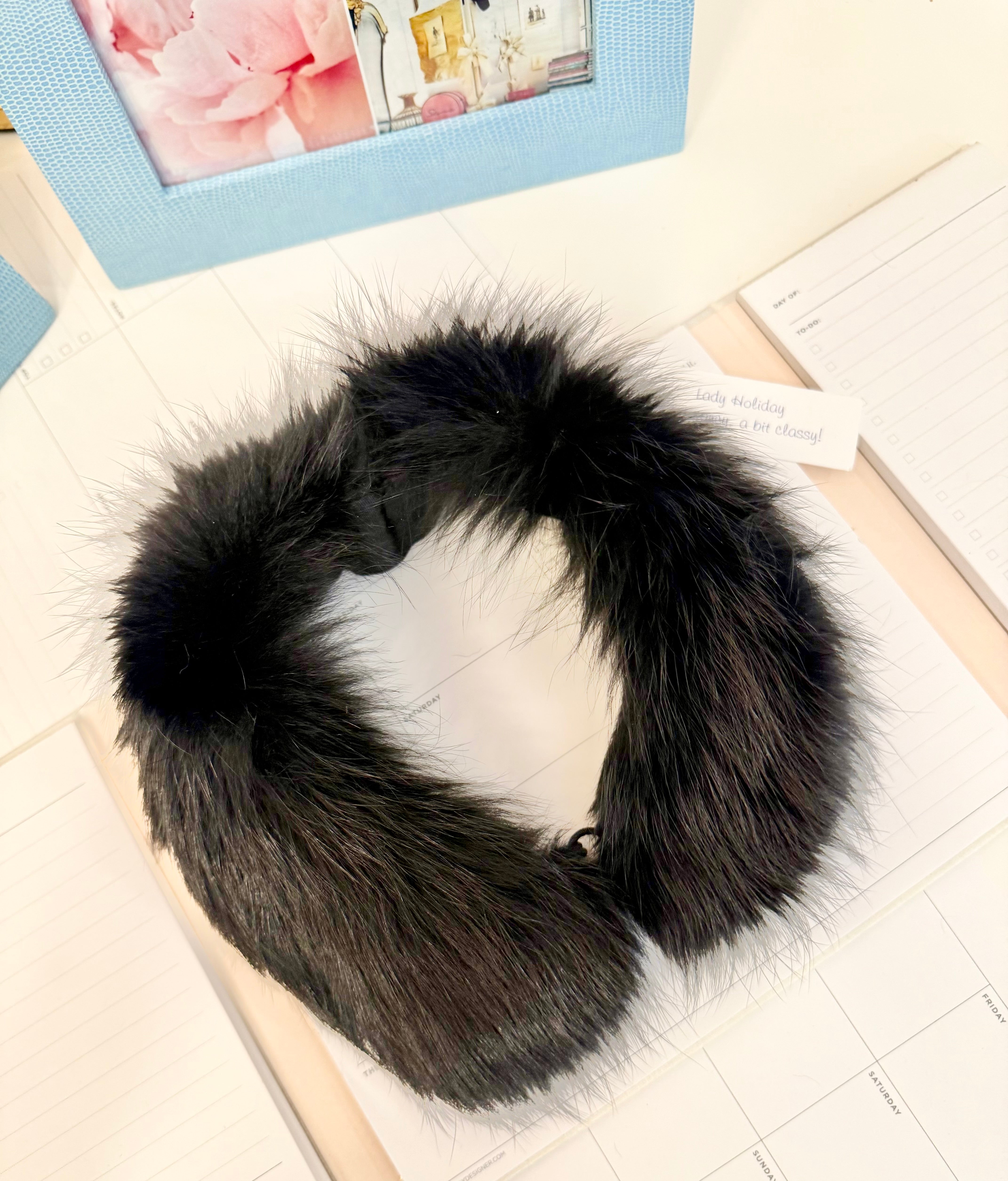 1960's preppy peter pan collar in the most luxurious fox fur.... so chic