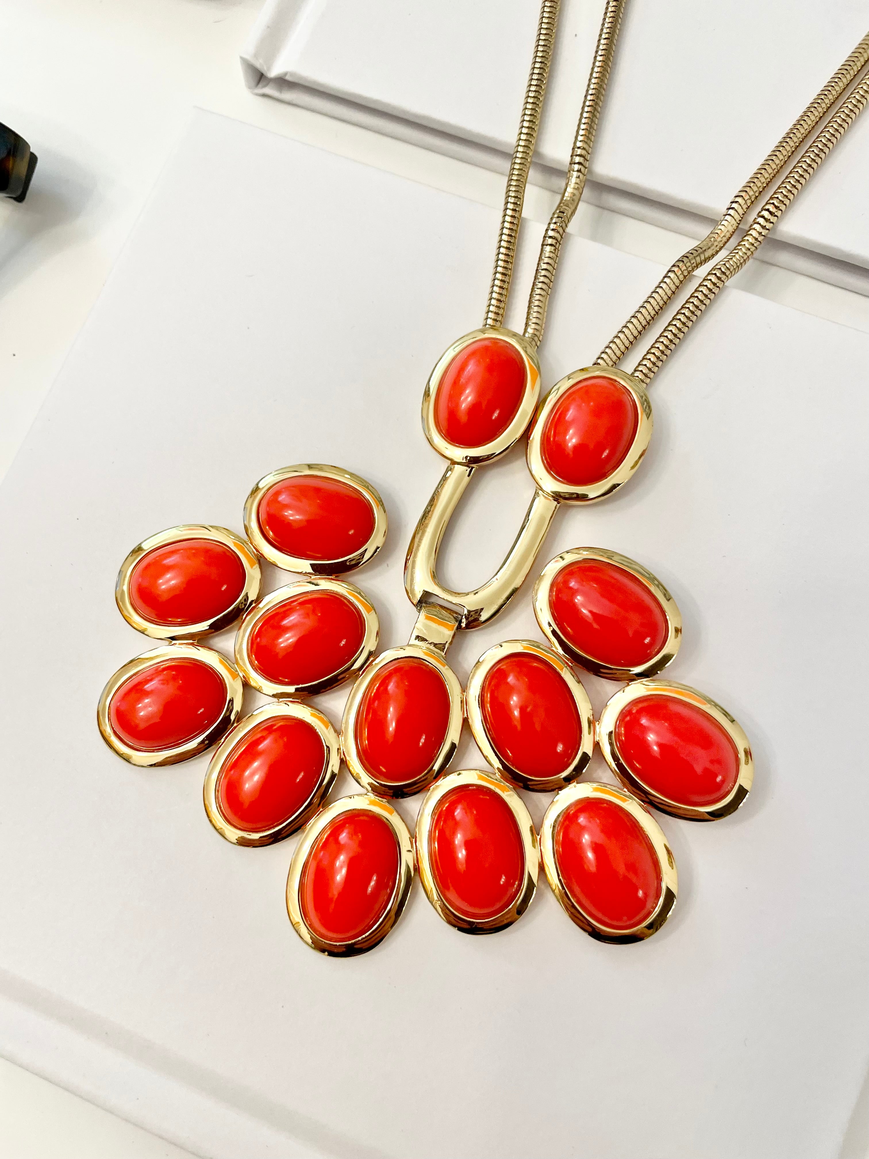 Trina Turk stunning faux coral cabochon stone runway necklace.... so chic