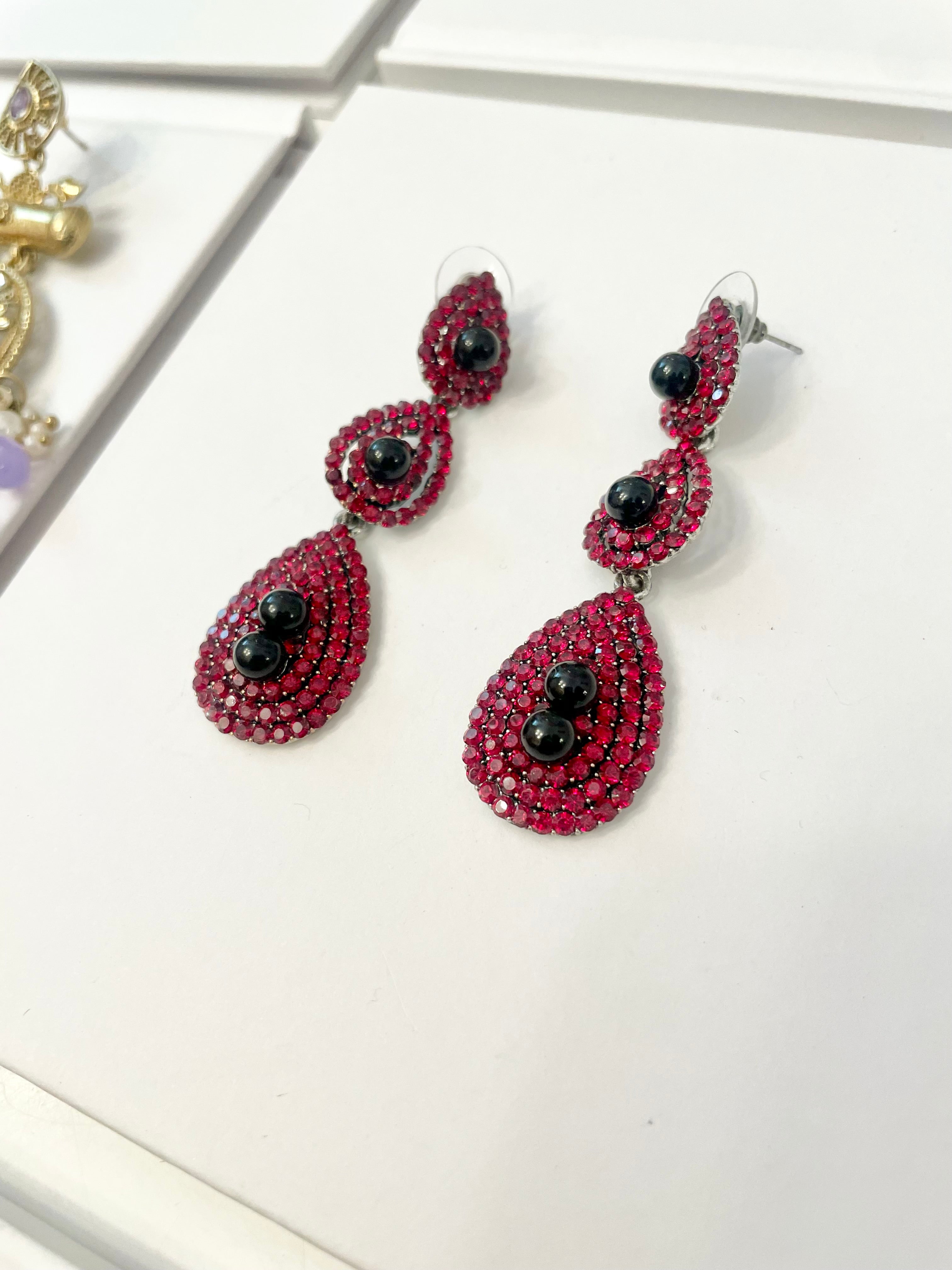 The most divine ruby glass drop earrings.... so classy