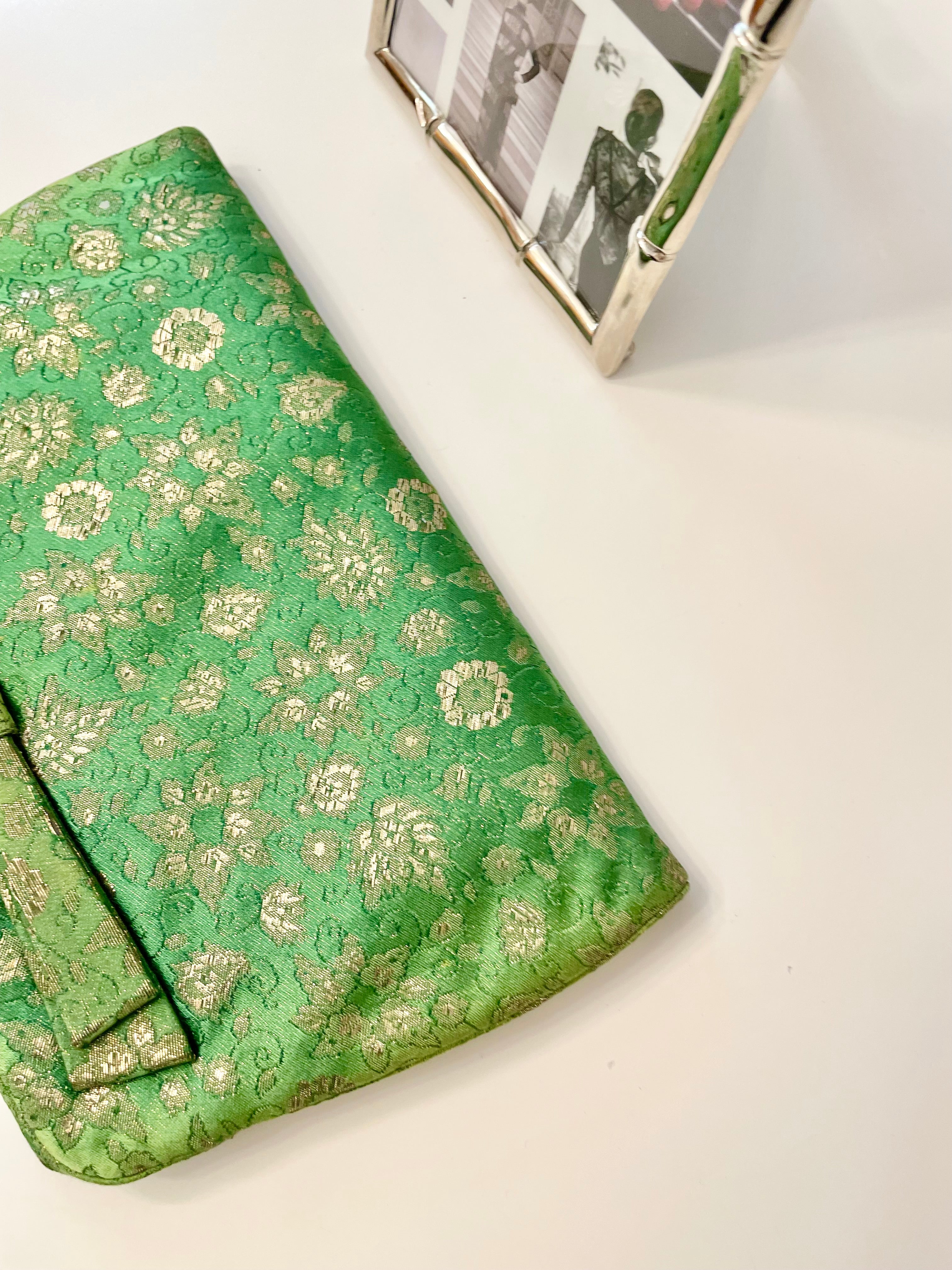 1960's stunning emerald green clutch bag... so fancy