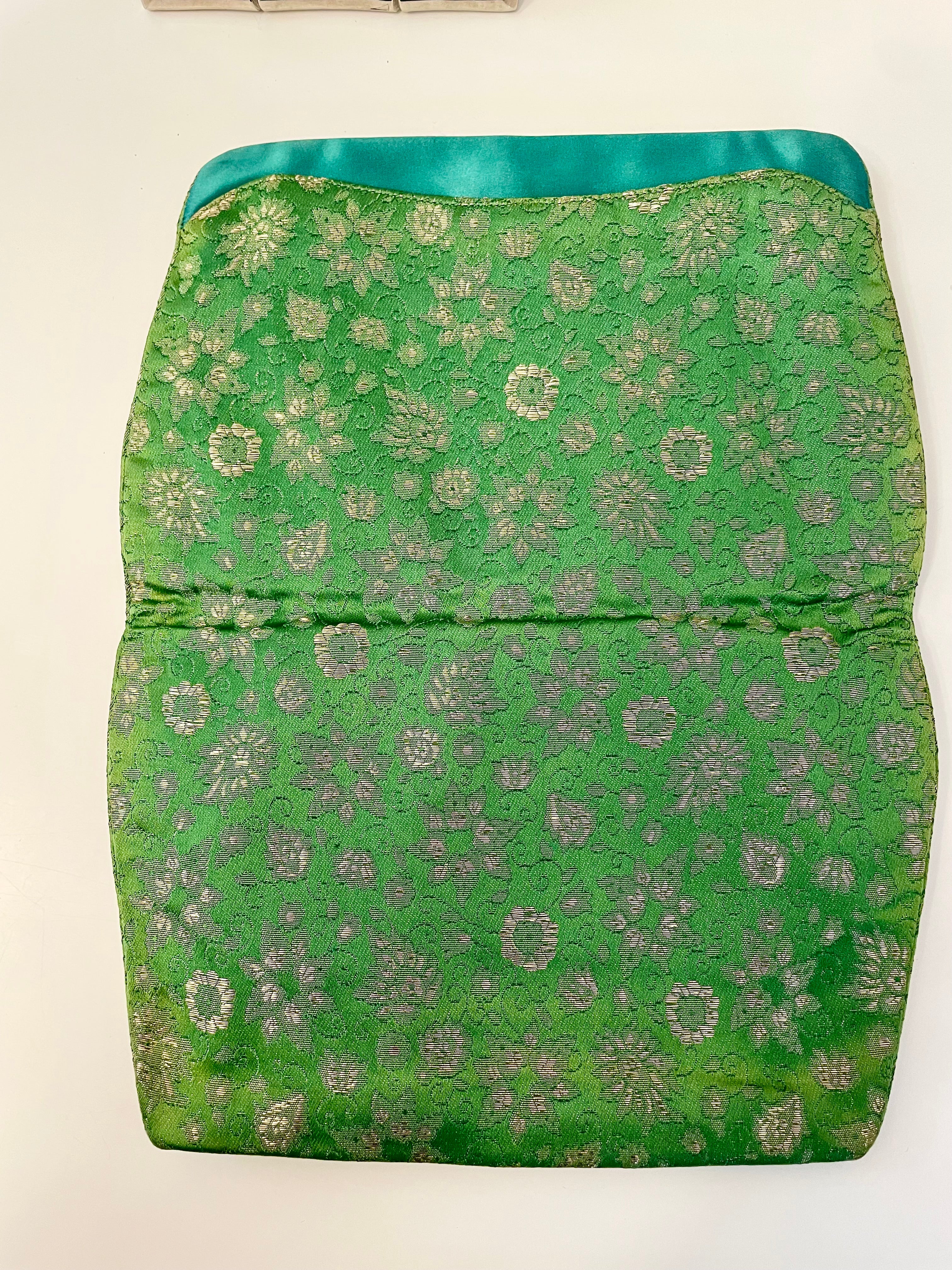 1960's stunning emerald green clutch bag... so fancy