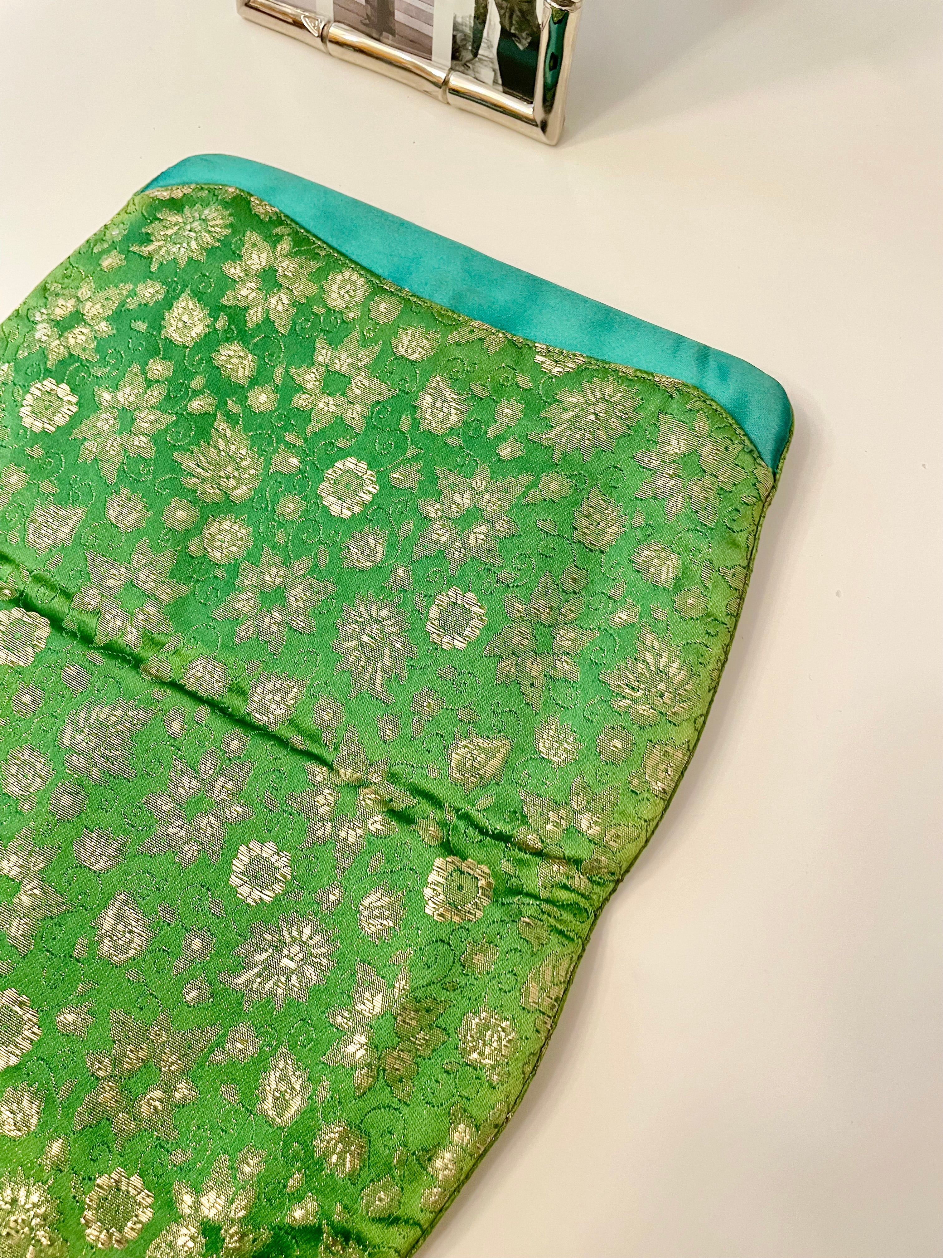 1960's stunning emerald green clutch bag... so fancy