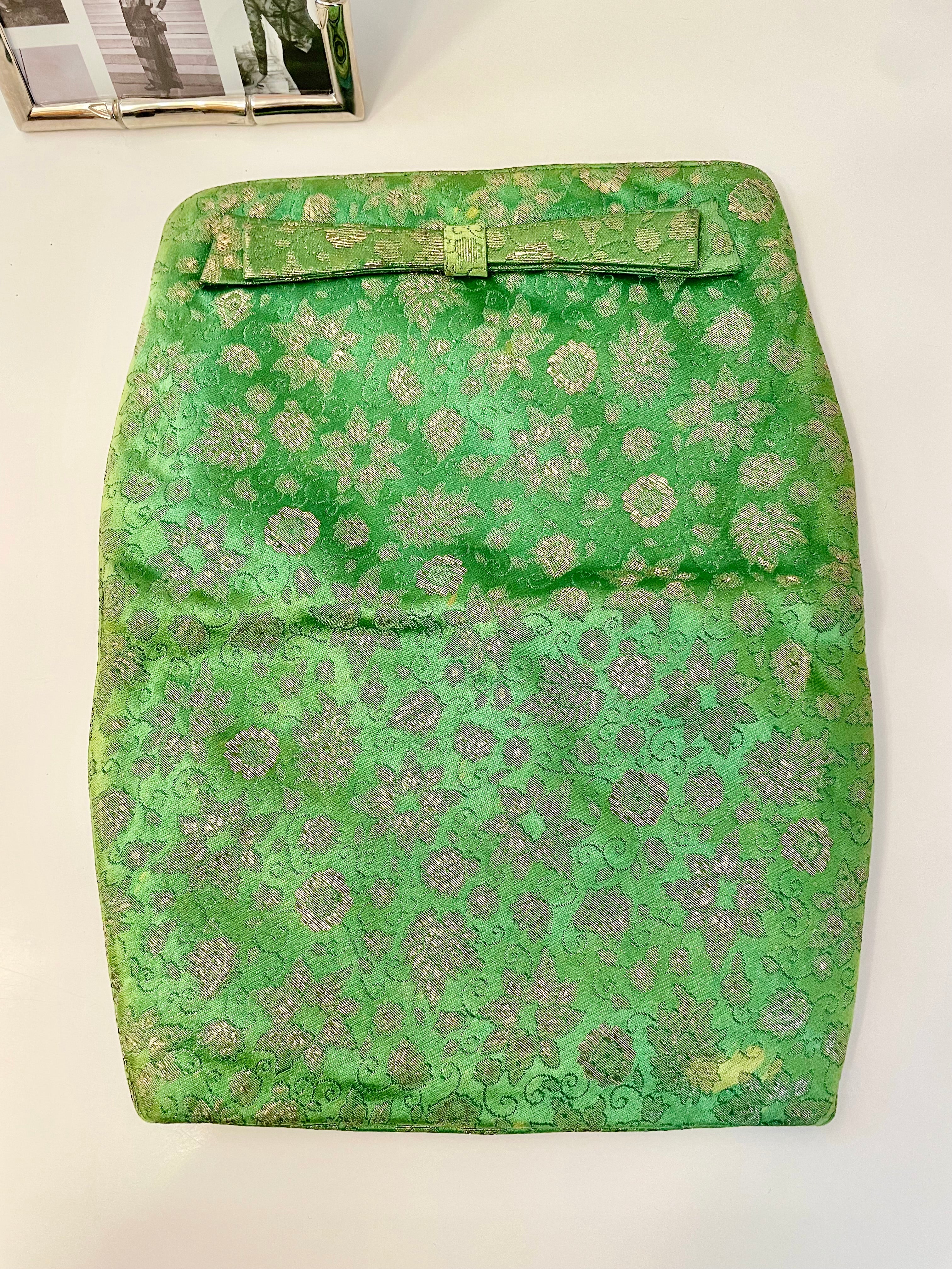 1960's stunning emerald green clutch bag... so fancy