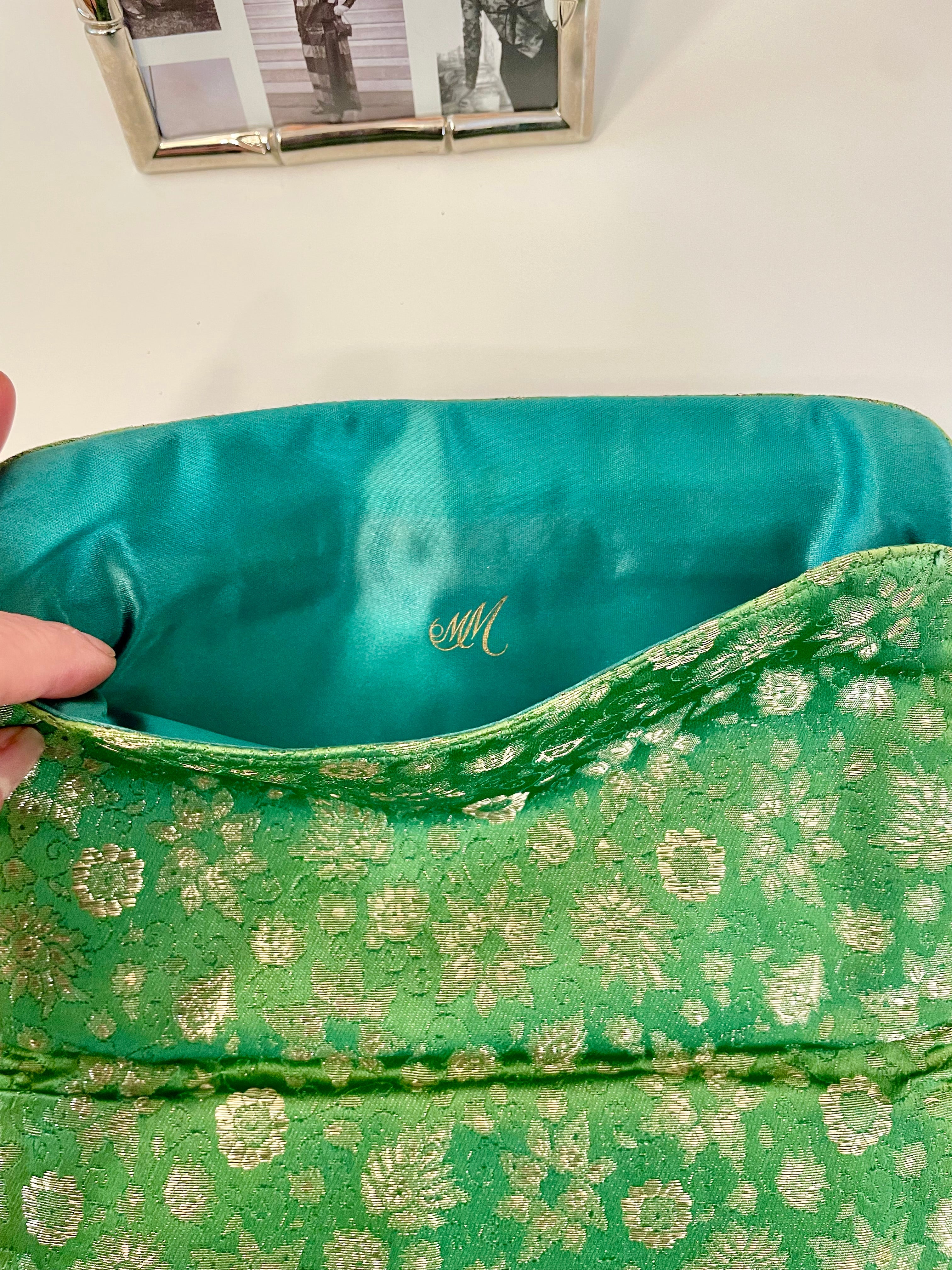 1960's stunning emerald green clutch bag... so fancy