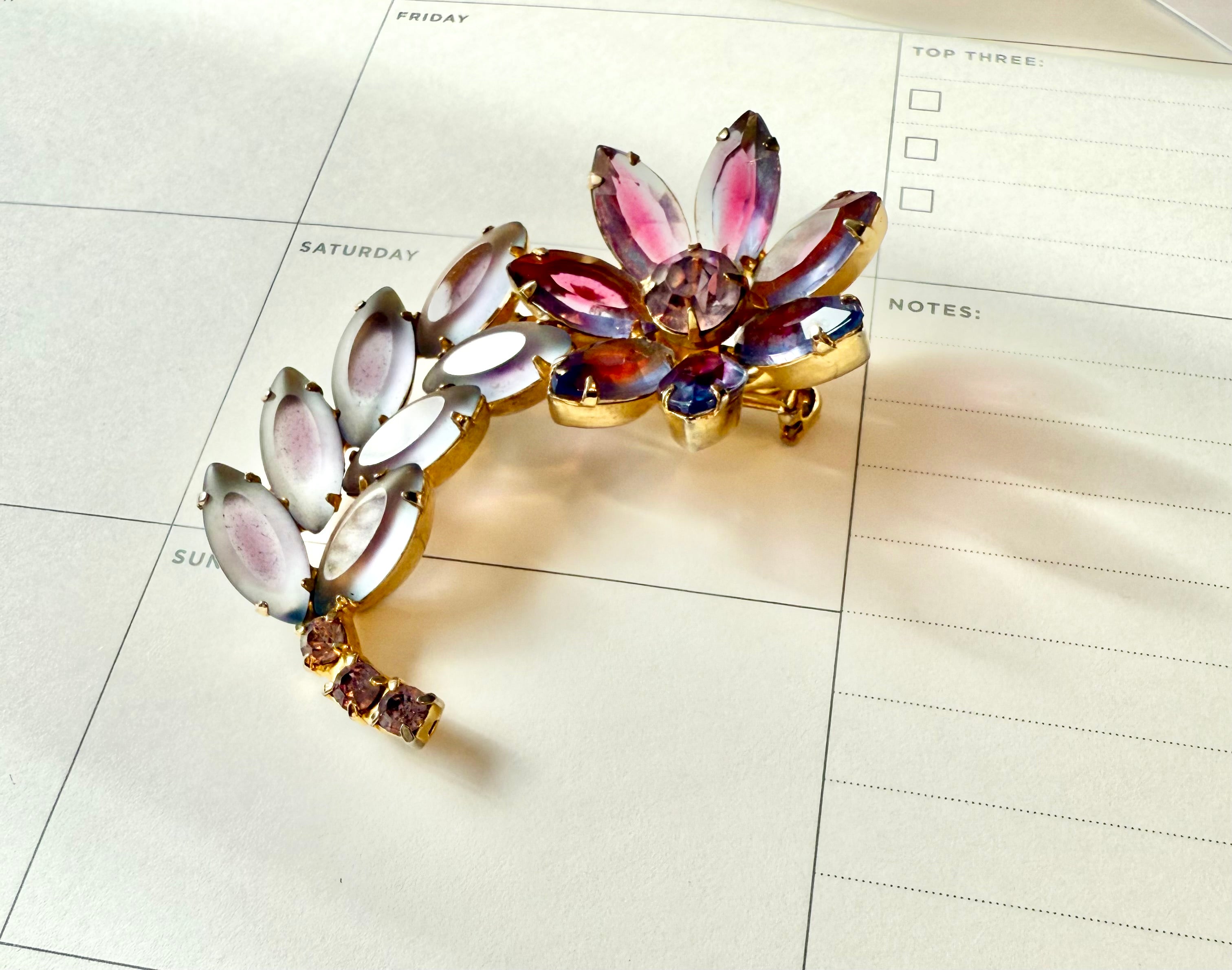 The prettiest soft purple glass flower brooch... so feminine