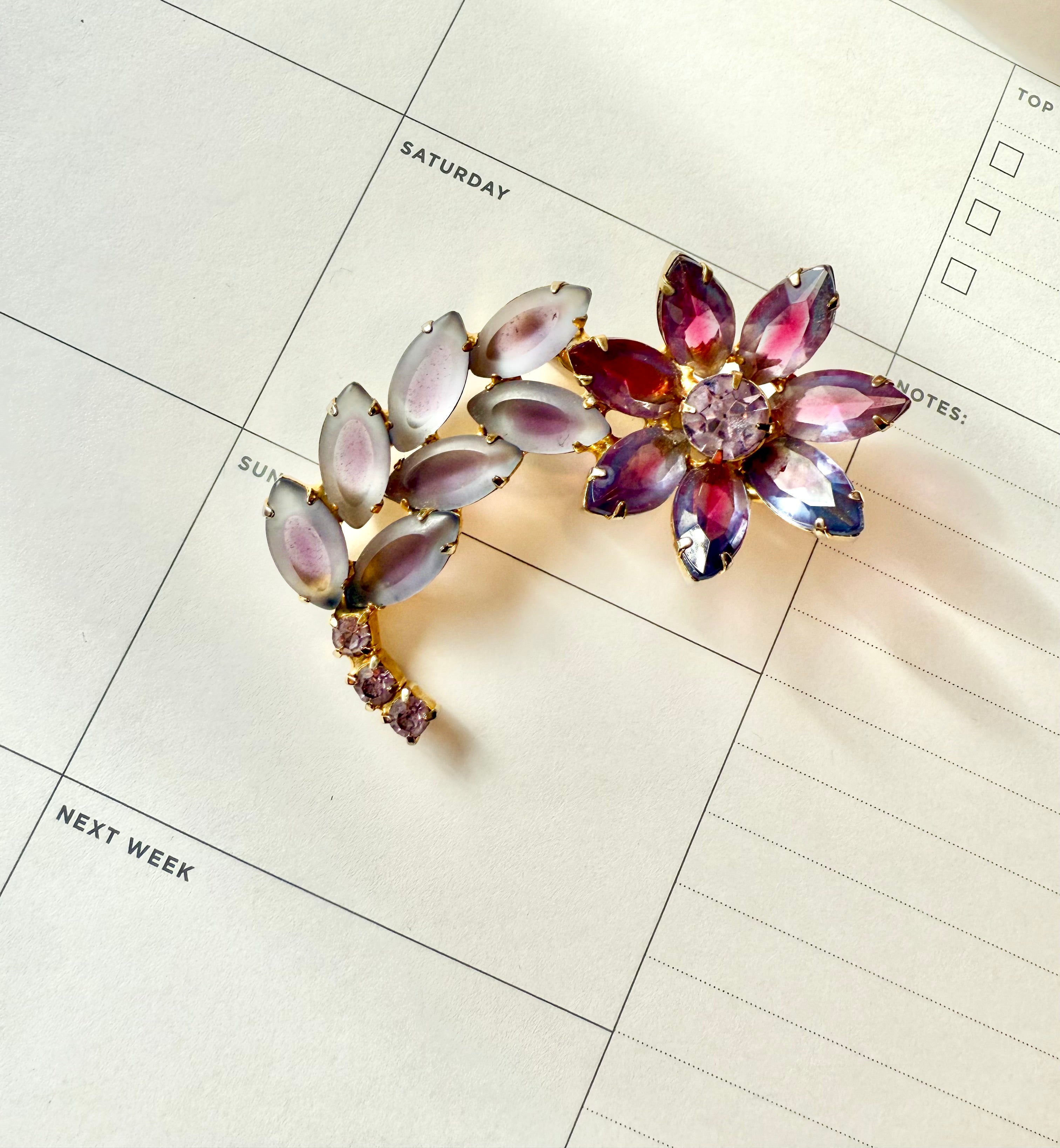 The prettiest soft purple glass flower brooch... so feminine