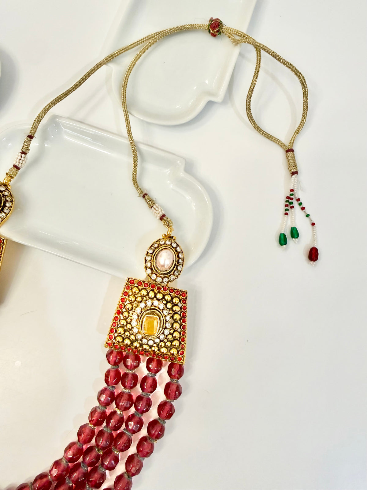 The most lovely garnet glass beaded indian necklace... so chic