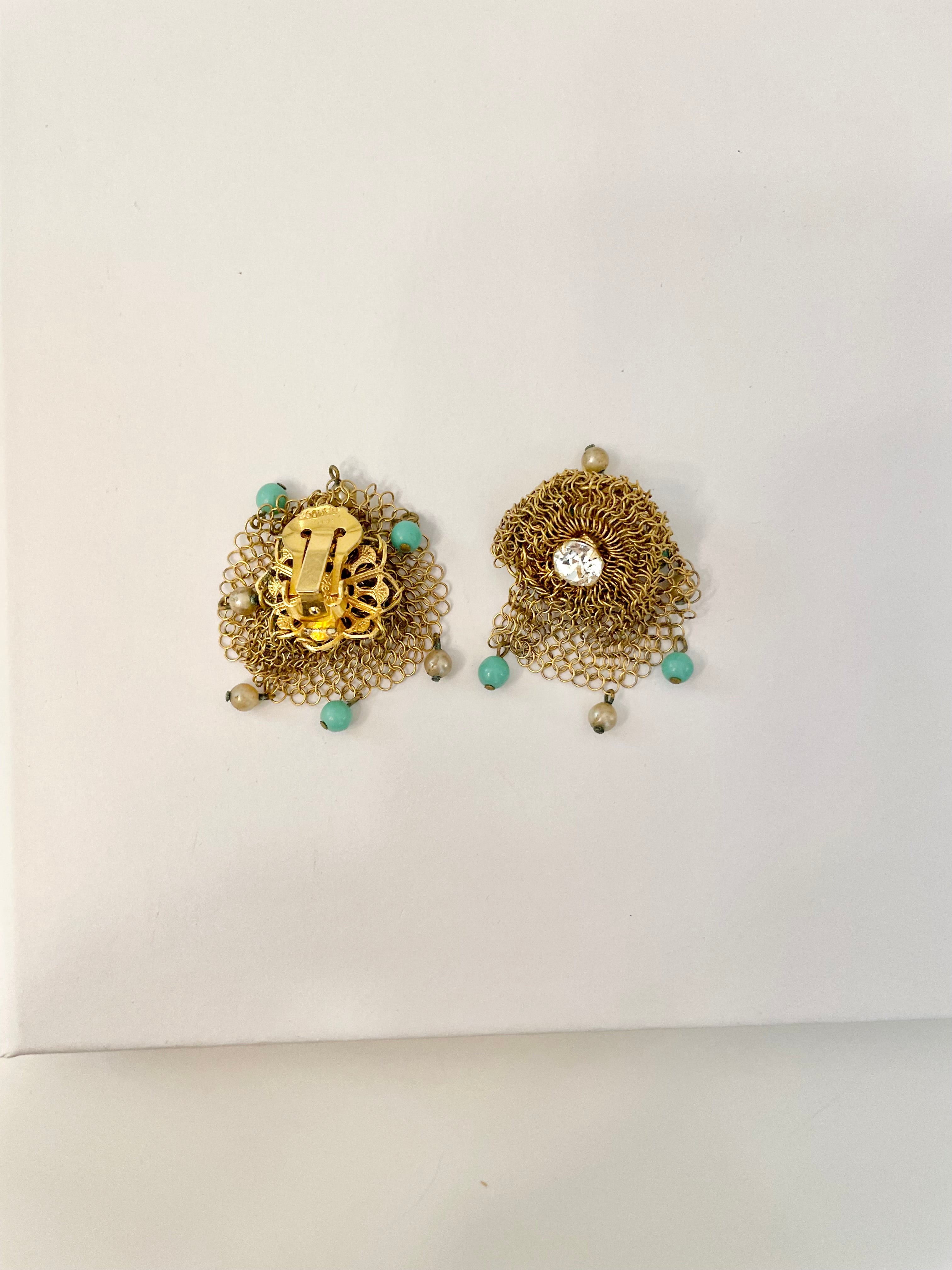 Stunning 1950's rare gold mesh divine clip earrings.... so lovely