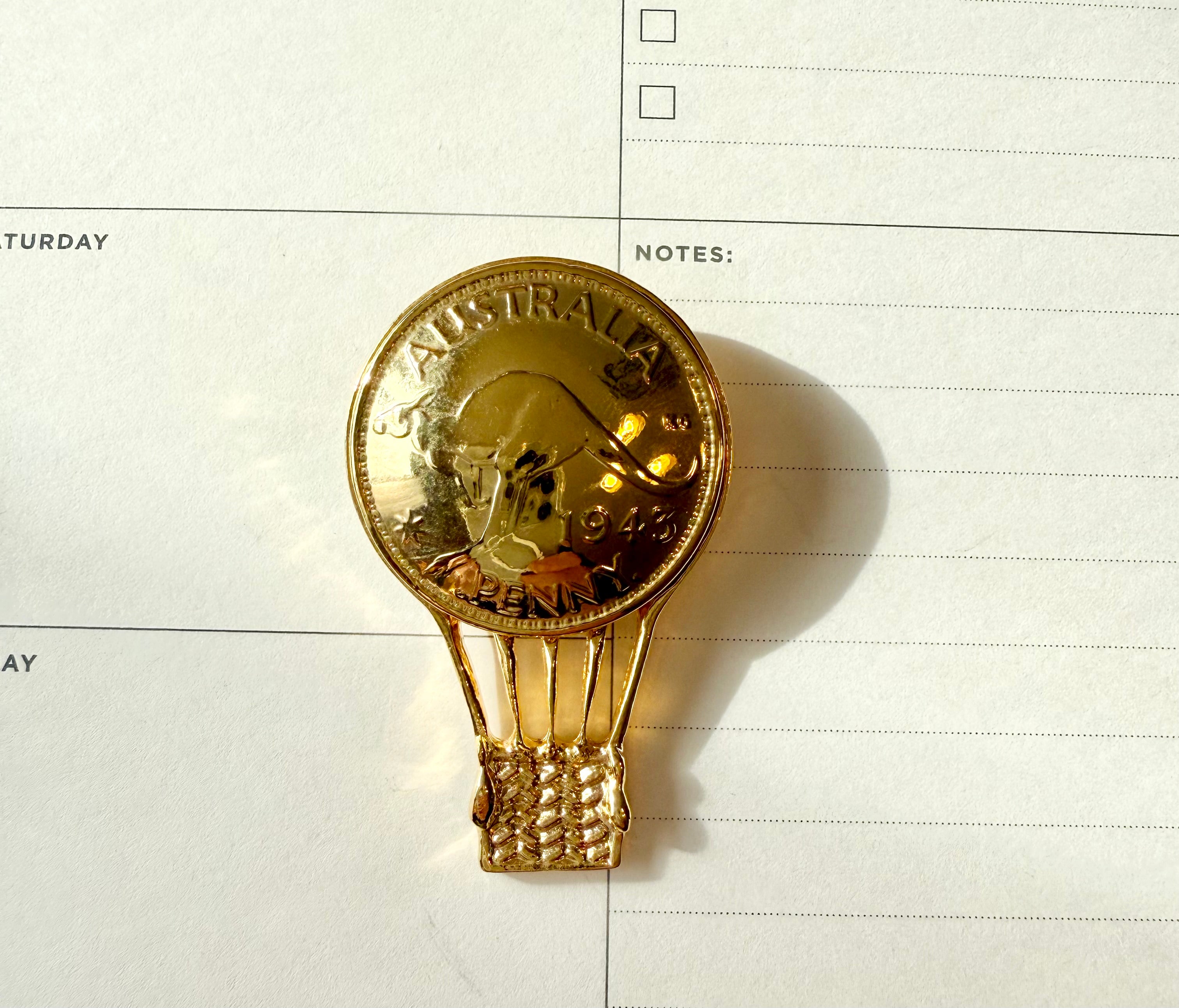 The most whimsical hot air ballon gold brooch... so elegant