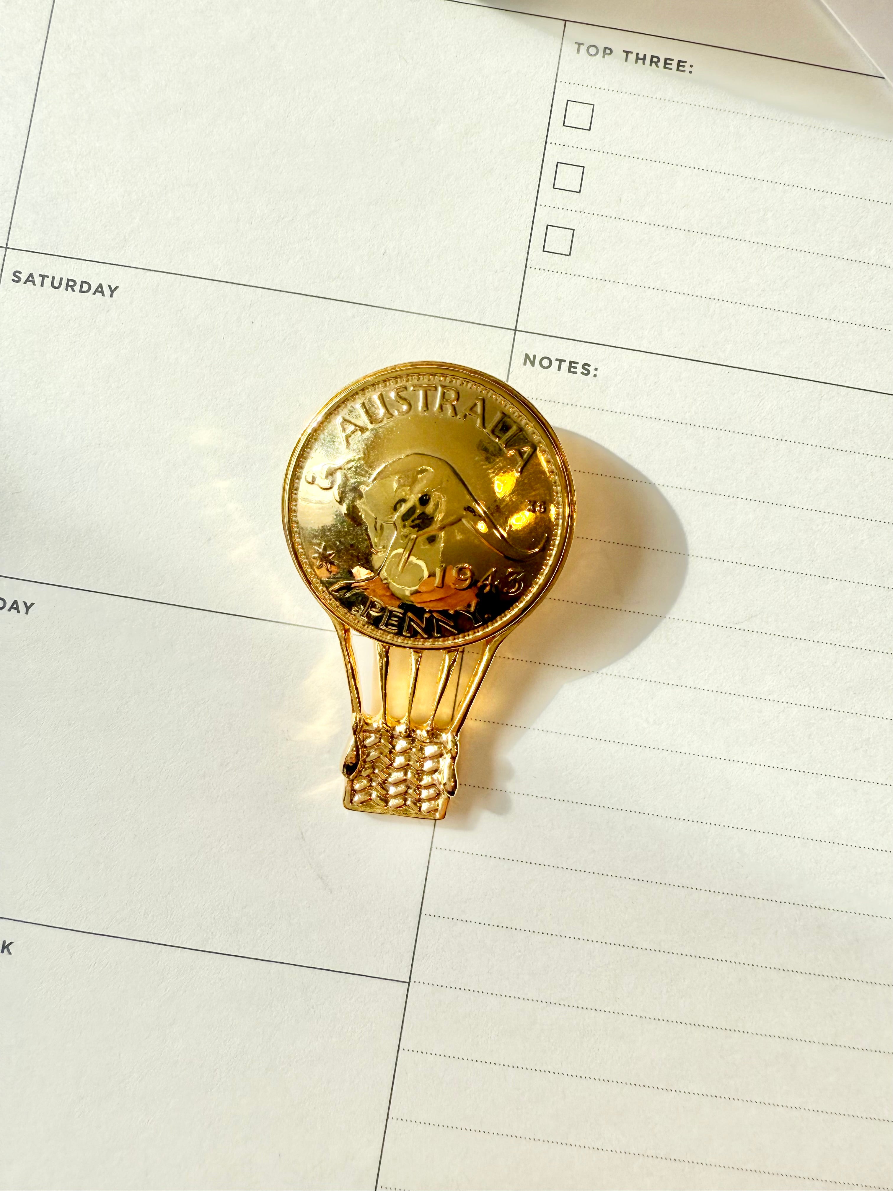 The most whimsical hot air ballon gold brooch... so elegant