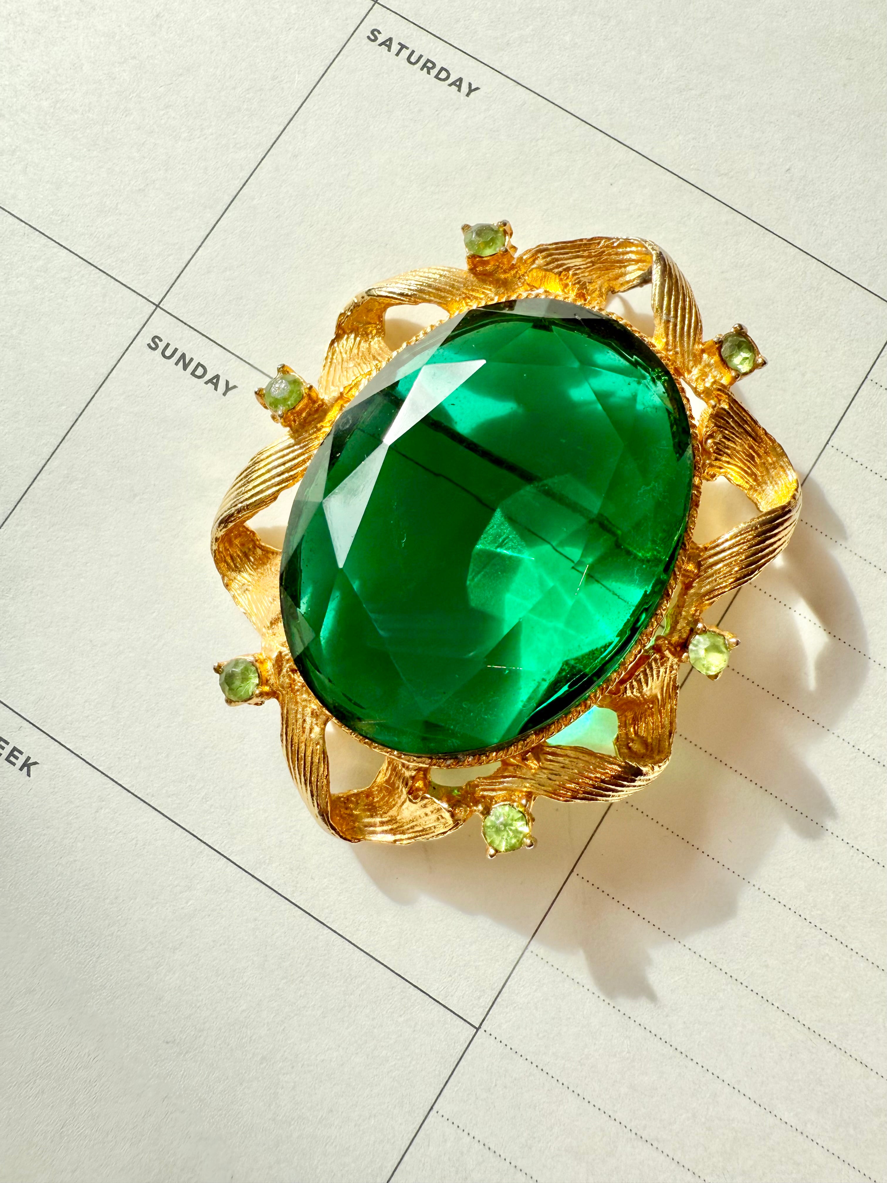 1960's divine emerald green glass brooch... so dramatic