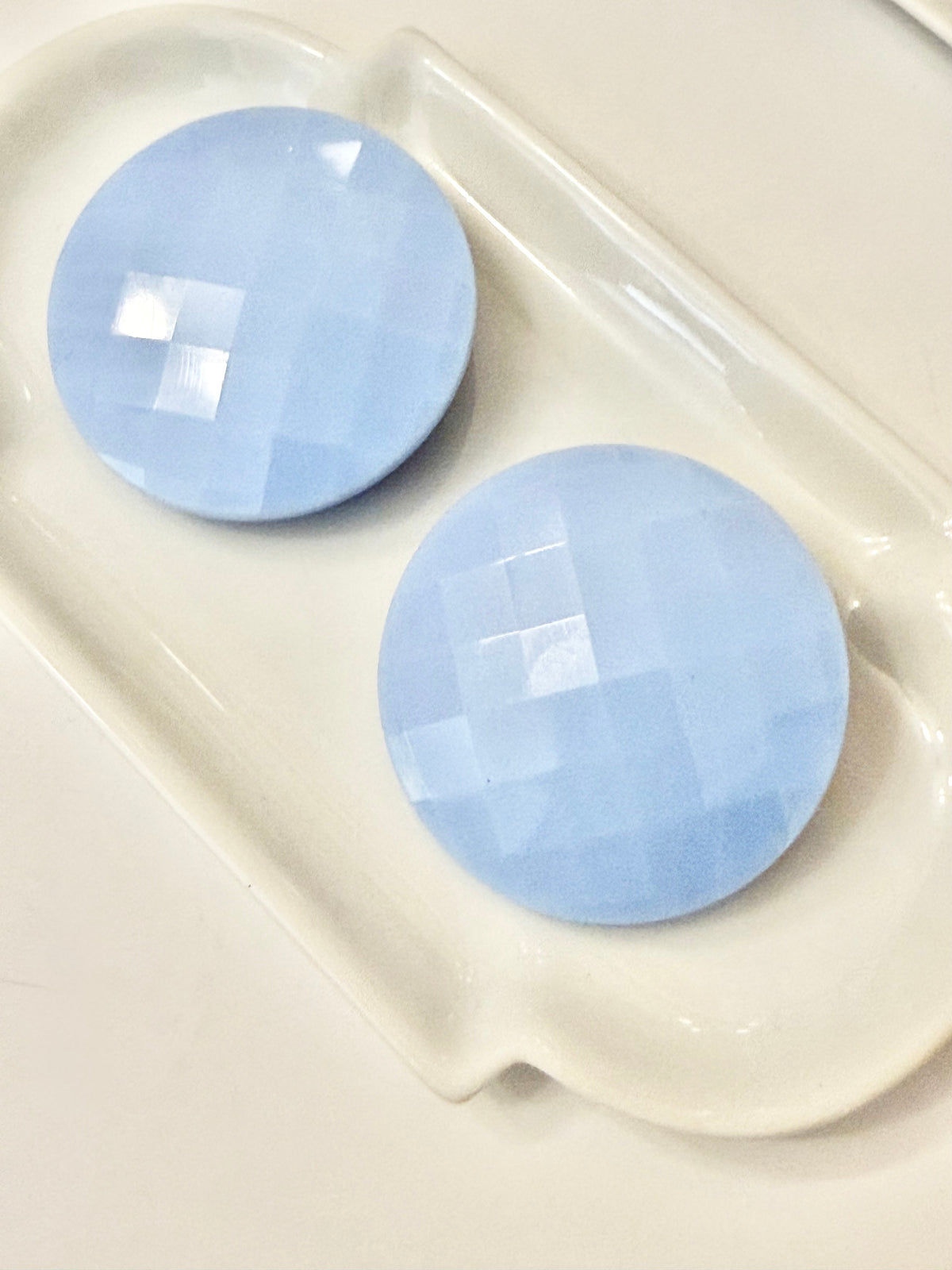 The most fabulous perwinkle faceted glass button earrings.... oh the color!