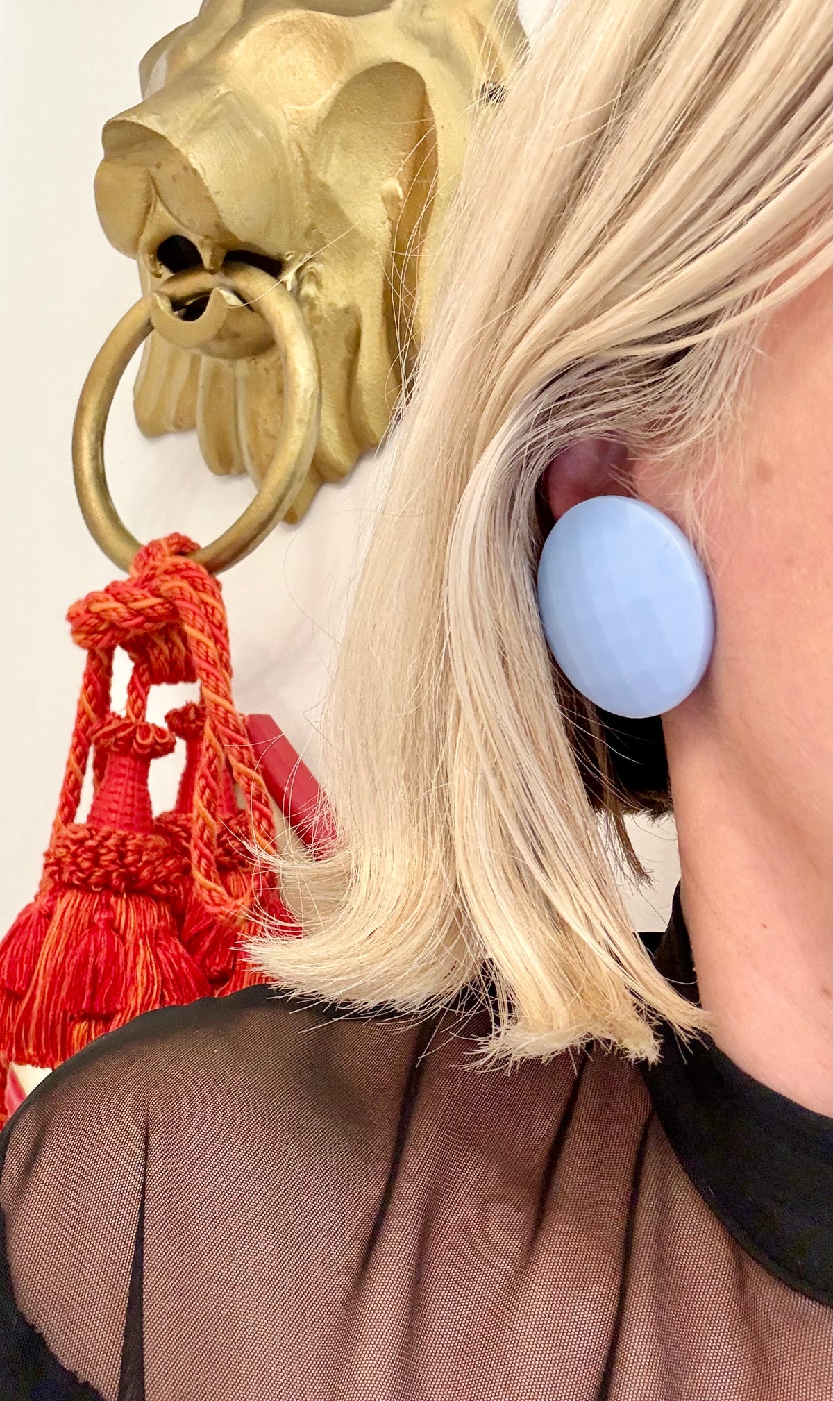 The most fabulous perwinkle faceted glass button earrings.... oh the color!