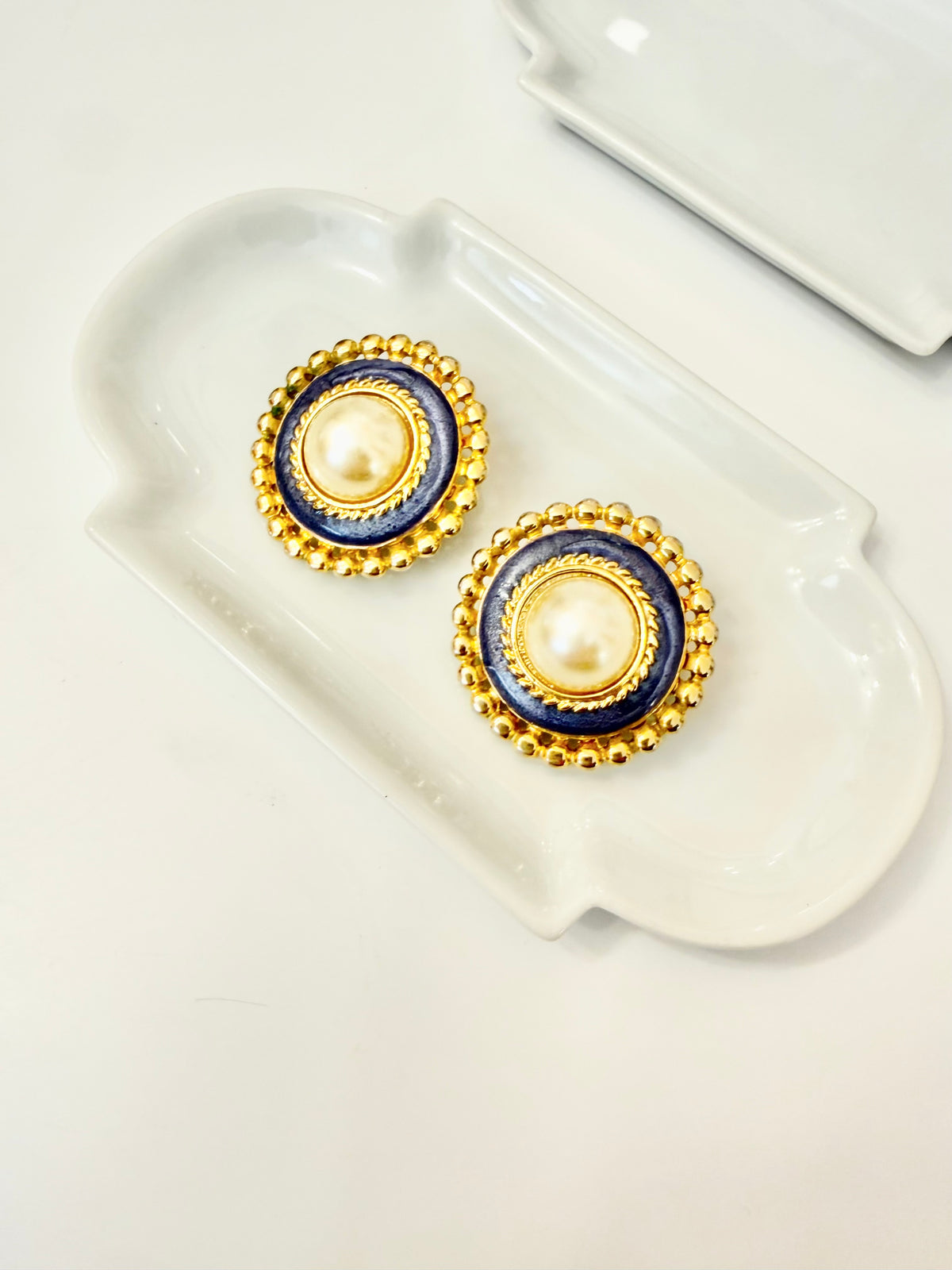 Charming faux pearl button earrings...