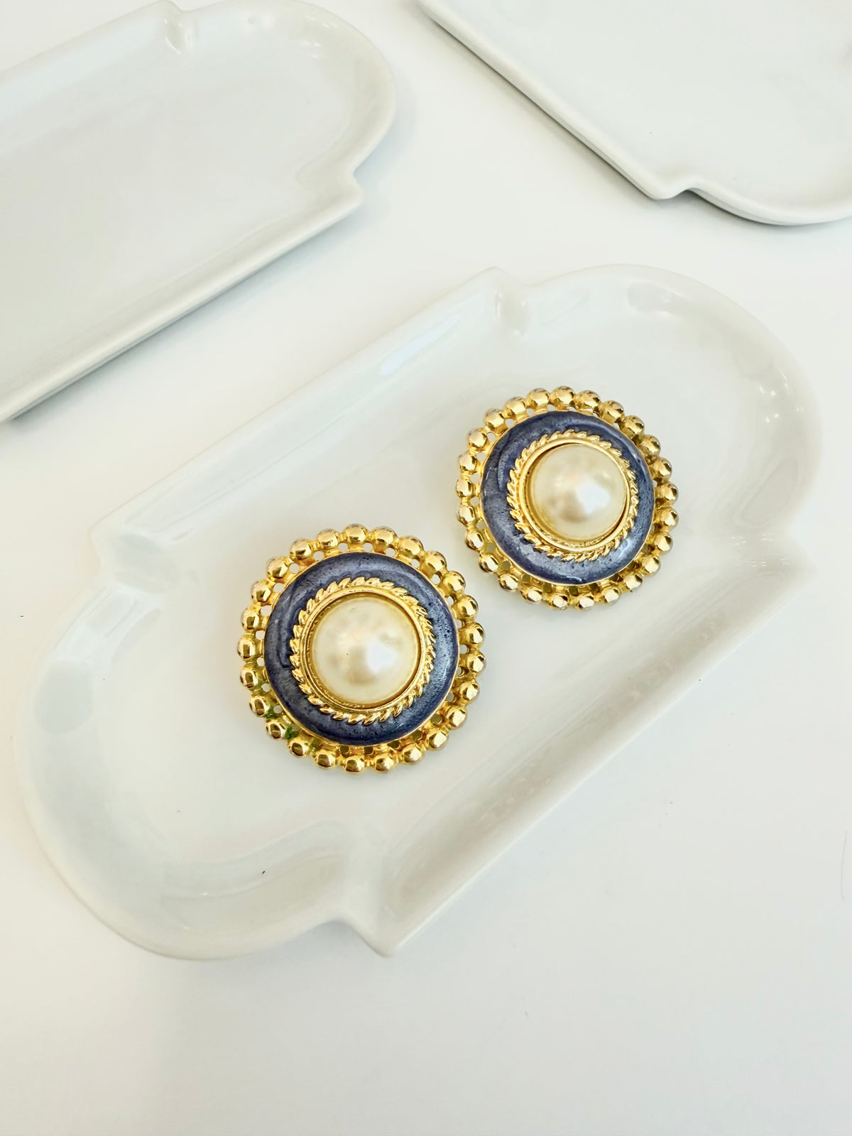 Charming faux pearl button earrings...