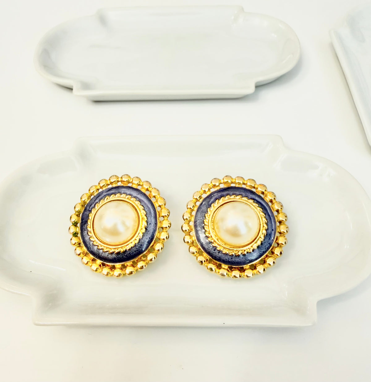 Charming faux pearl button earrings...