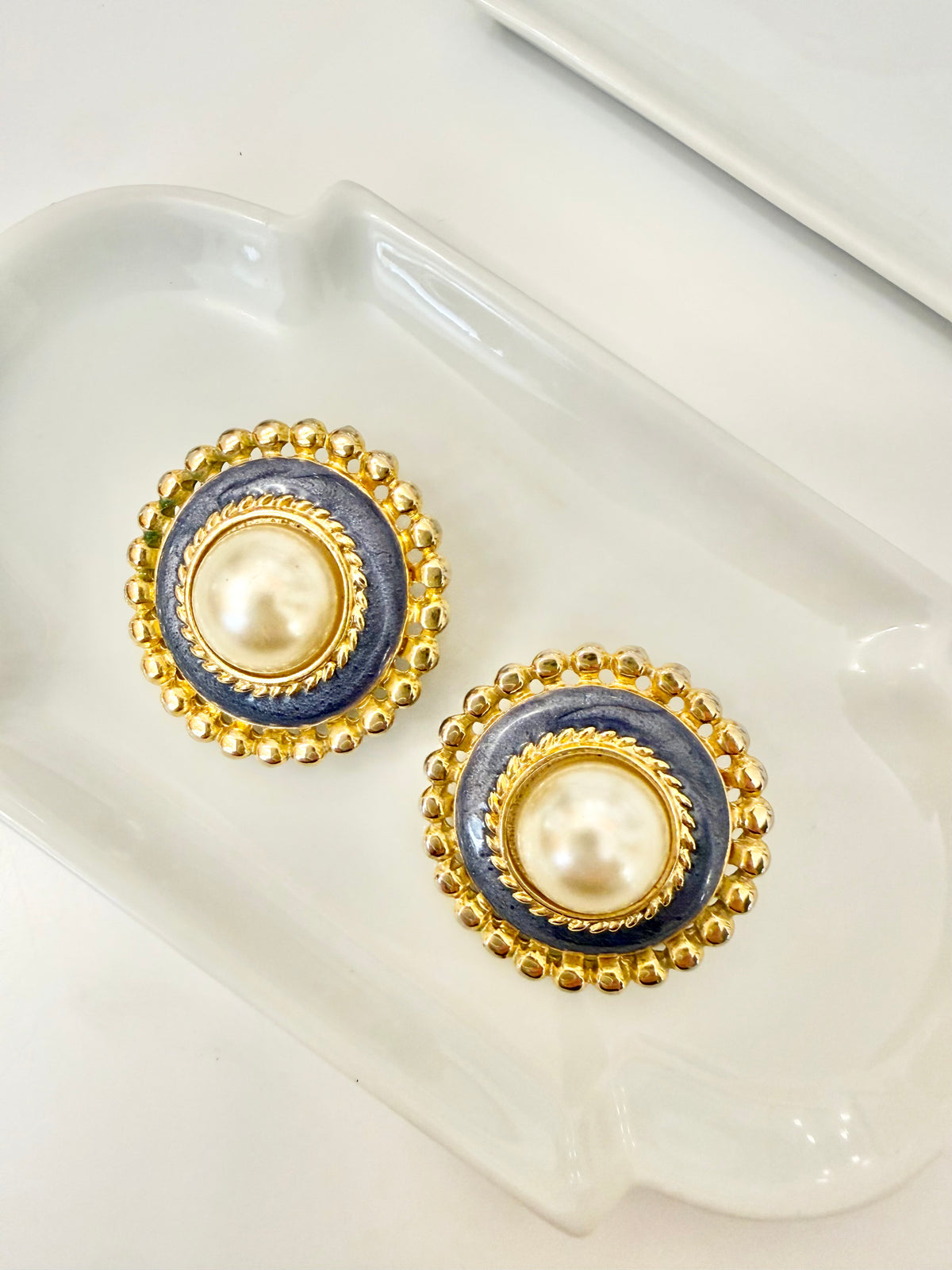 Charming faux pearl button earrings...
