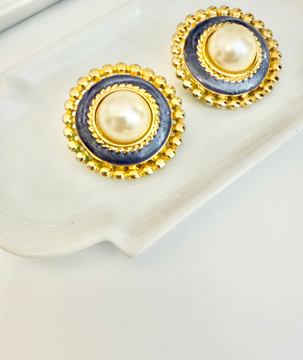 Charming faux pearl button earrings...