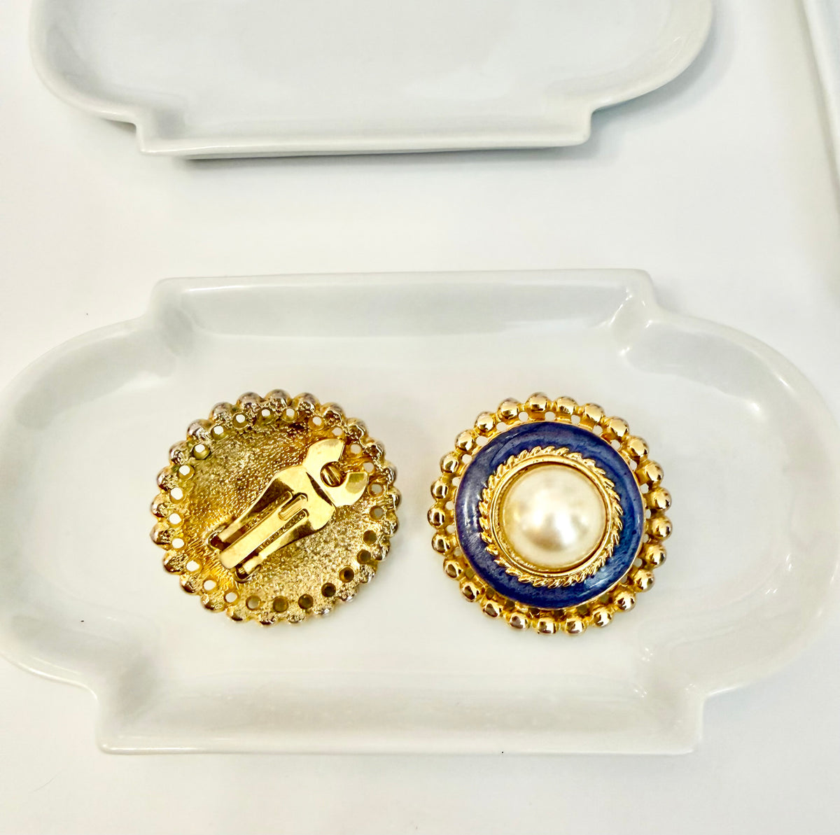 Charming faux pearl button earrings...