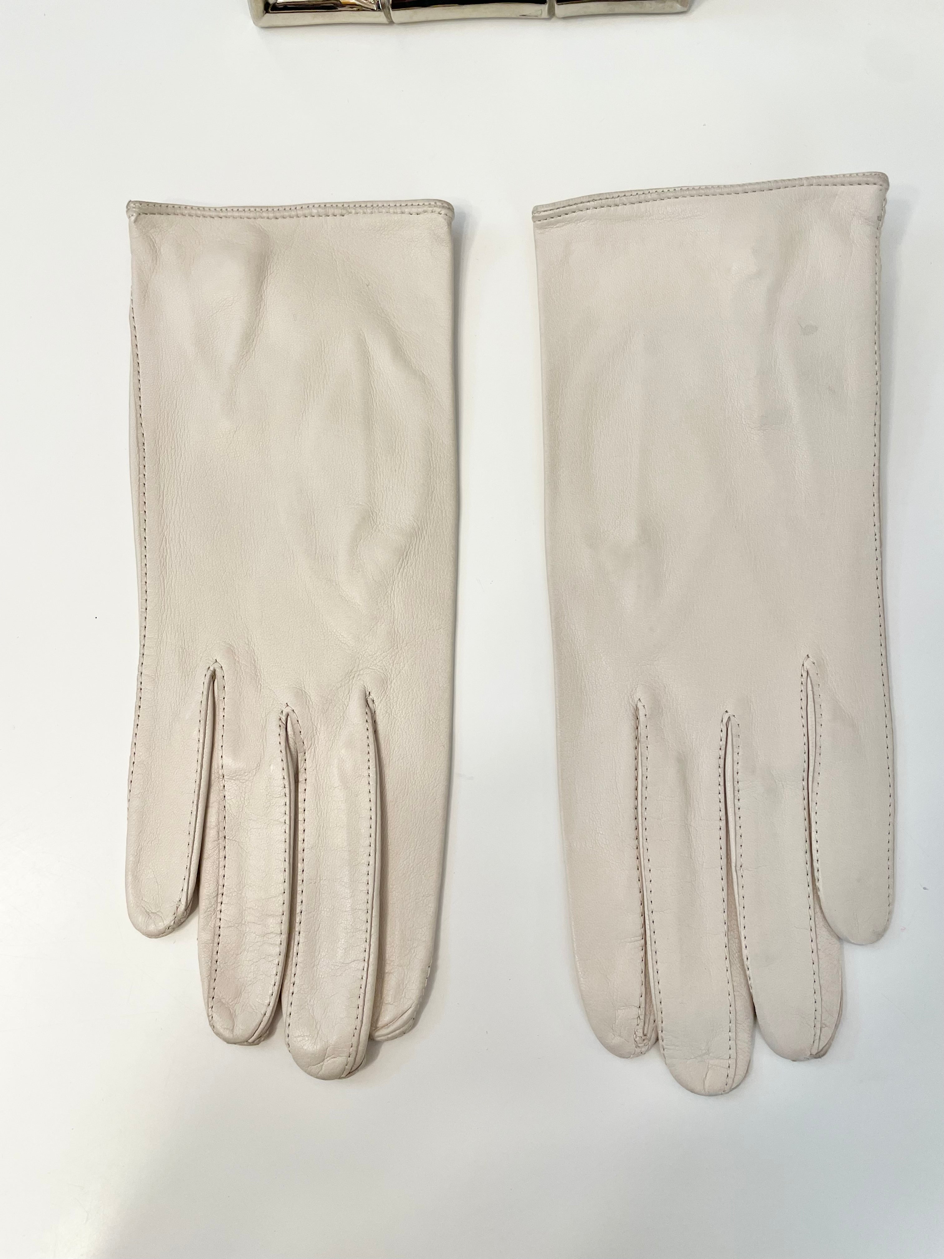 1960's white leather ladies dress gloves... so pretty.