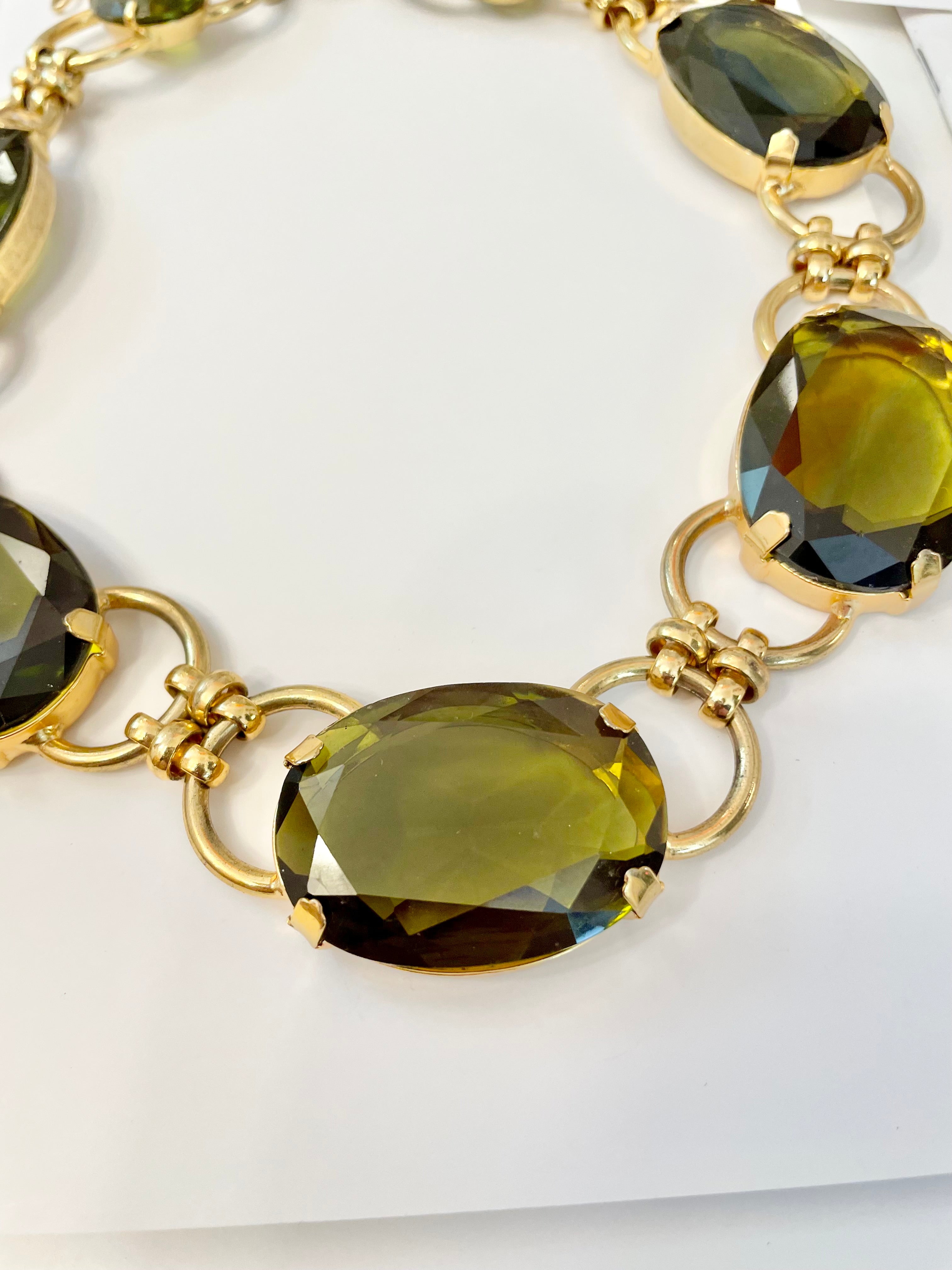 The most divine green stone necklace... so divine!