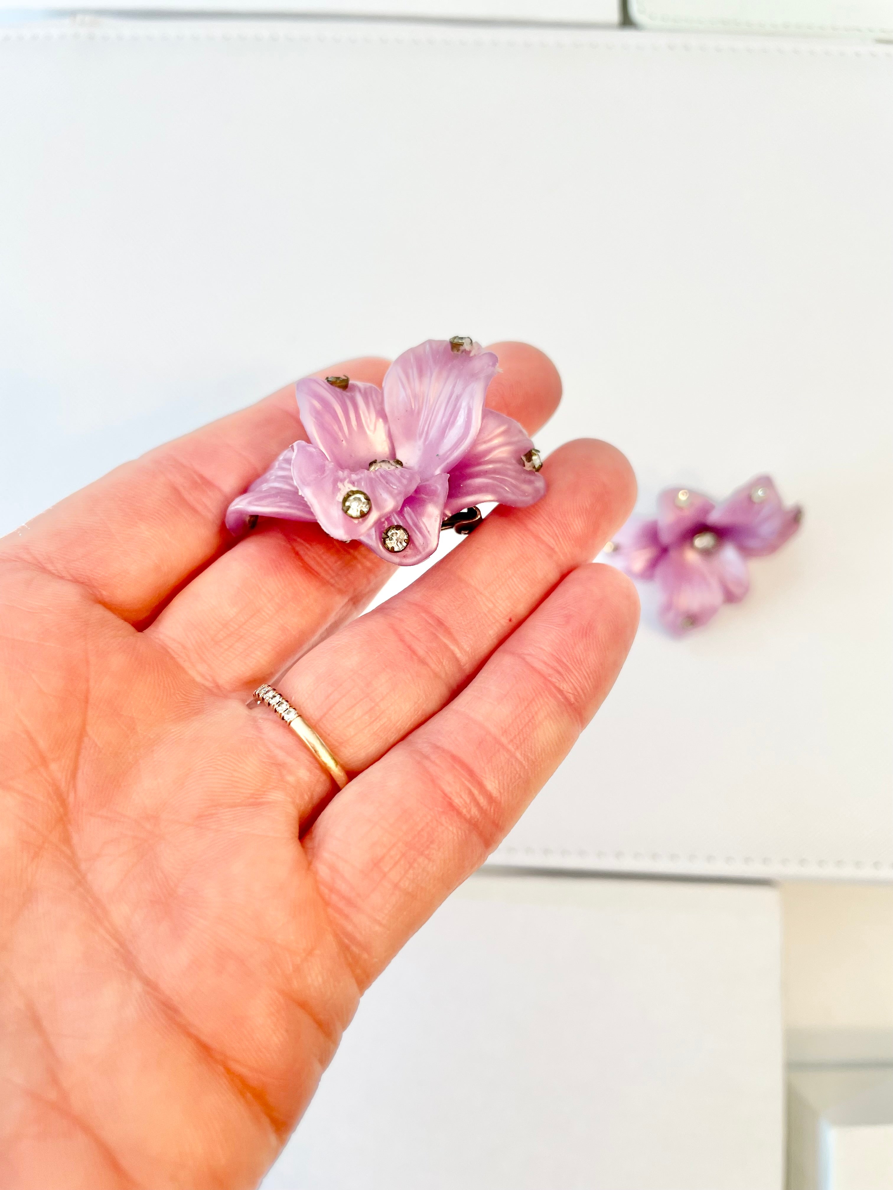 These 1960's divine purple sculpted flowers are truly something! .... so chic