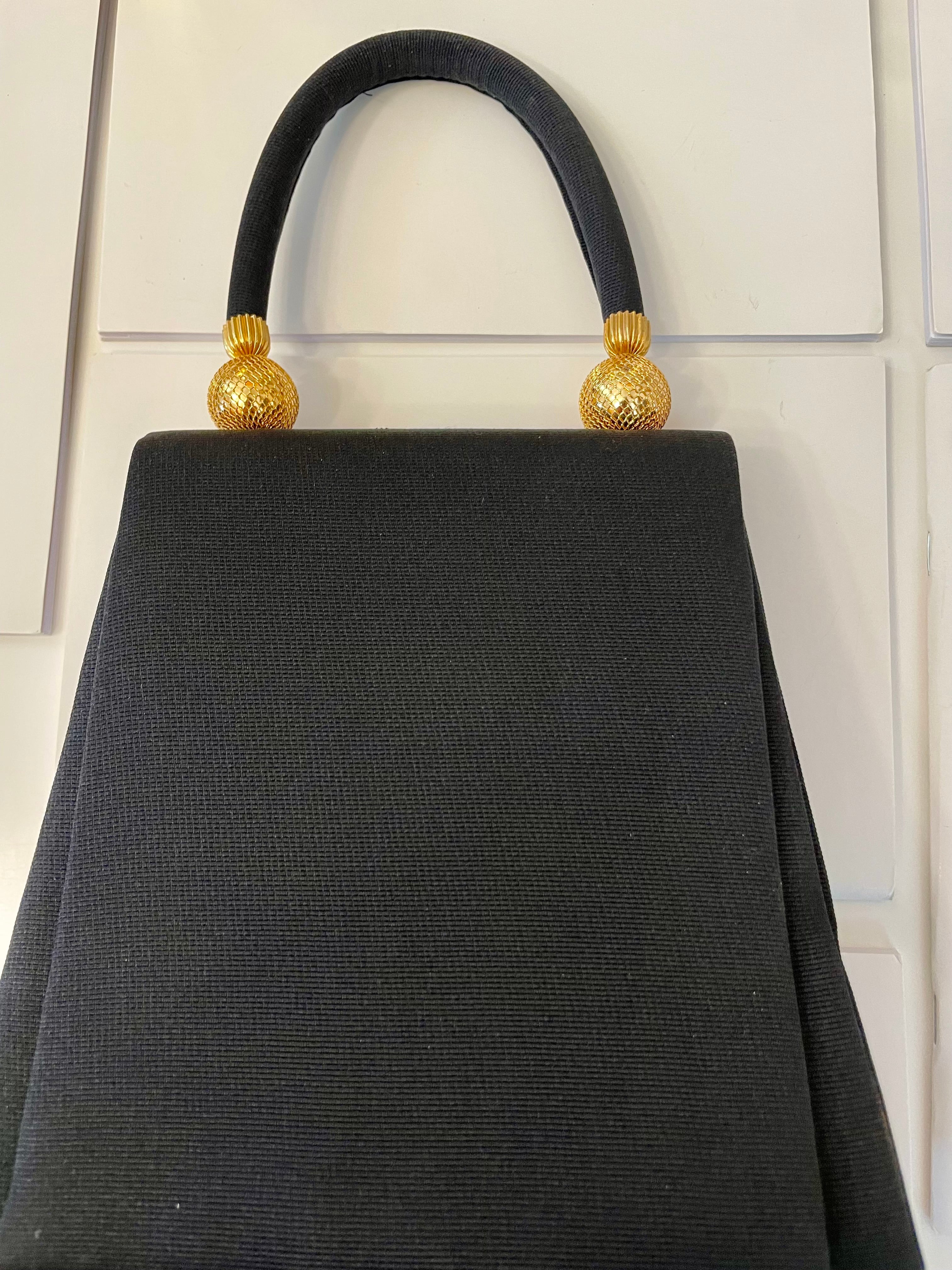 The perfect ladies who lunch handbag.... so elegant