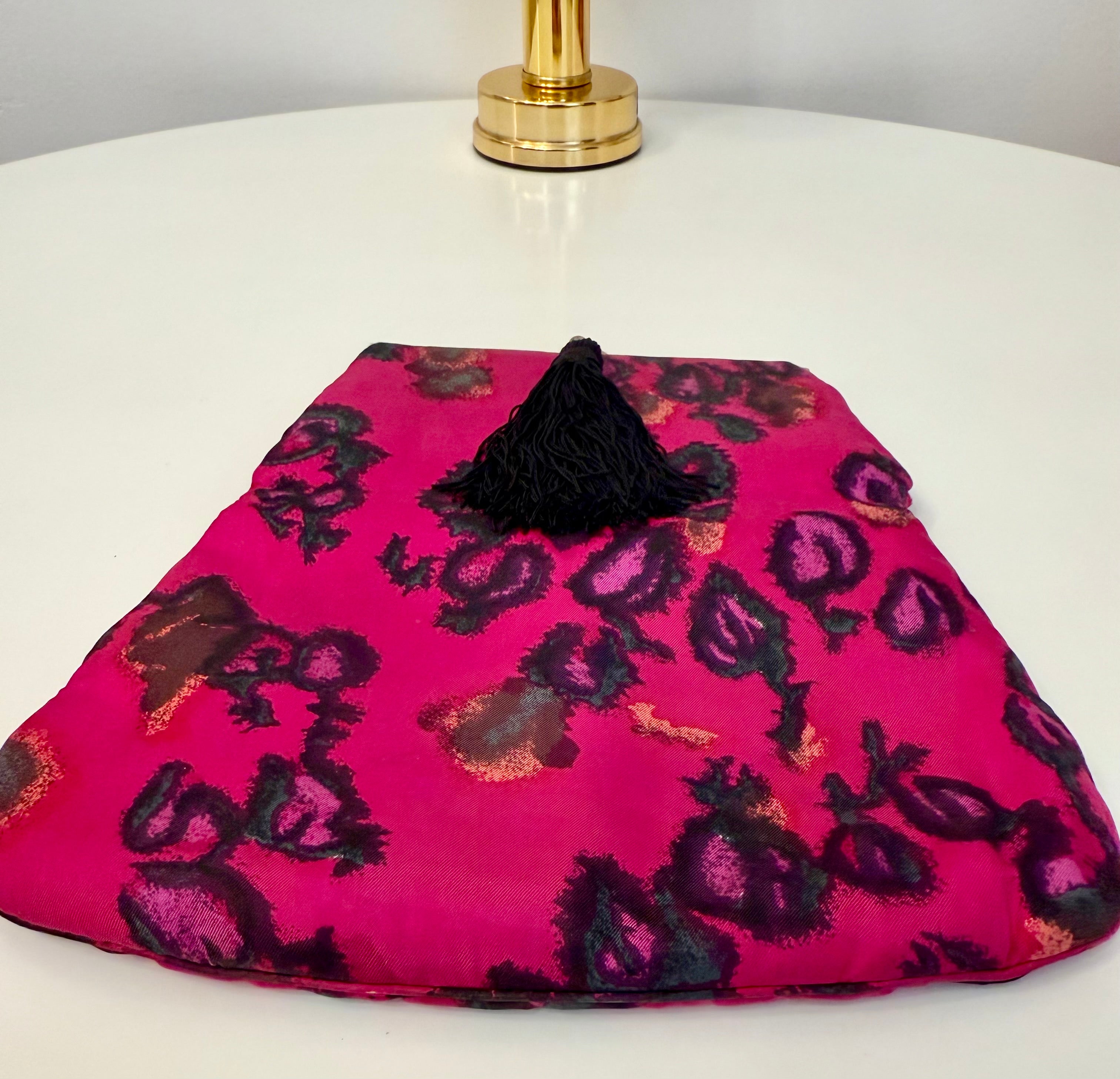 1960's Flirty gal darling floral clutch bag.... so elegant