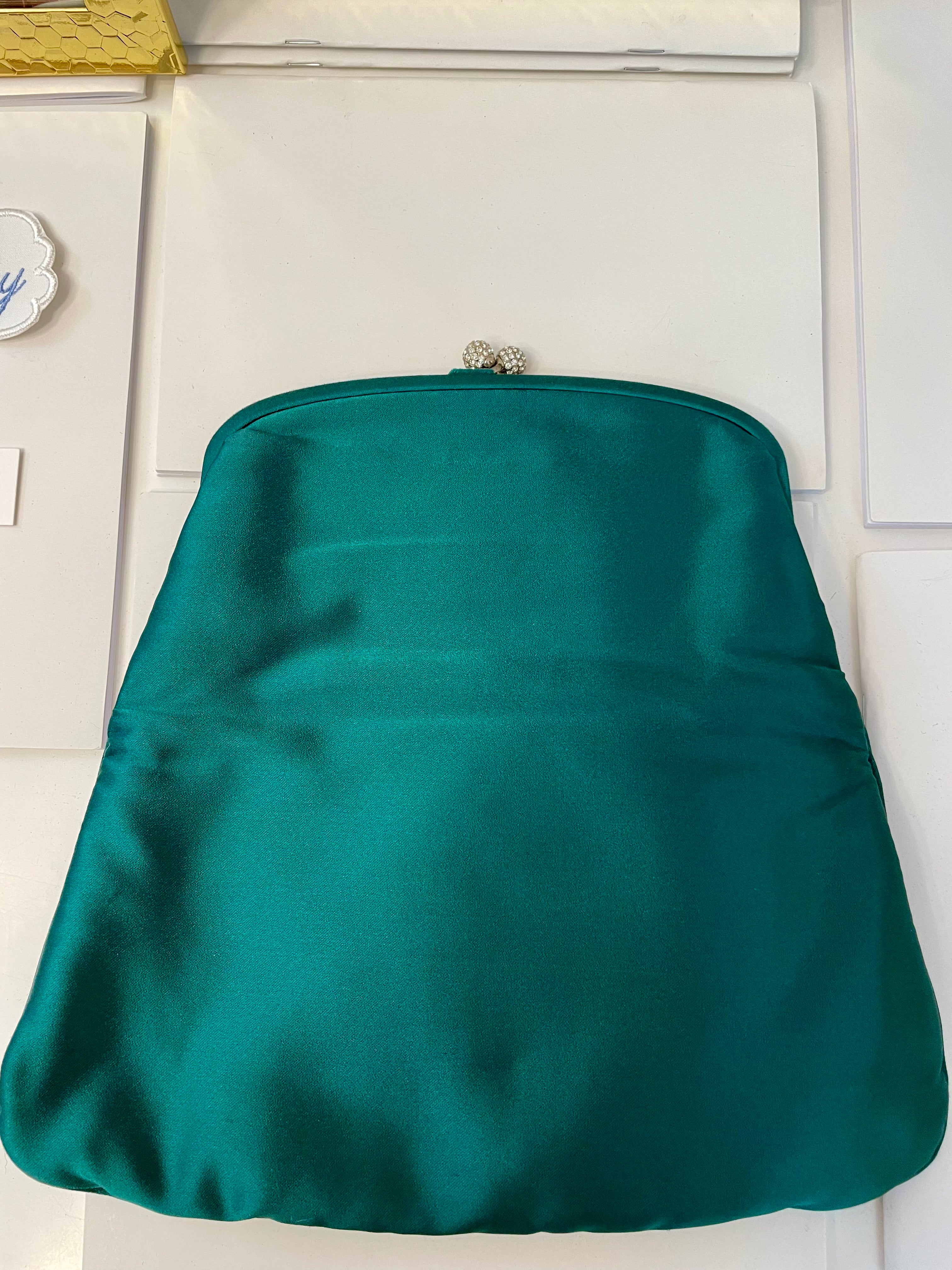 The most divine 1960's emerald green satin evening purse...... so classy!