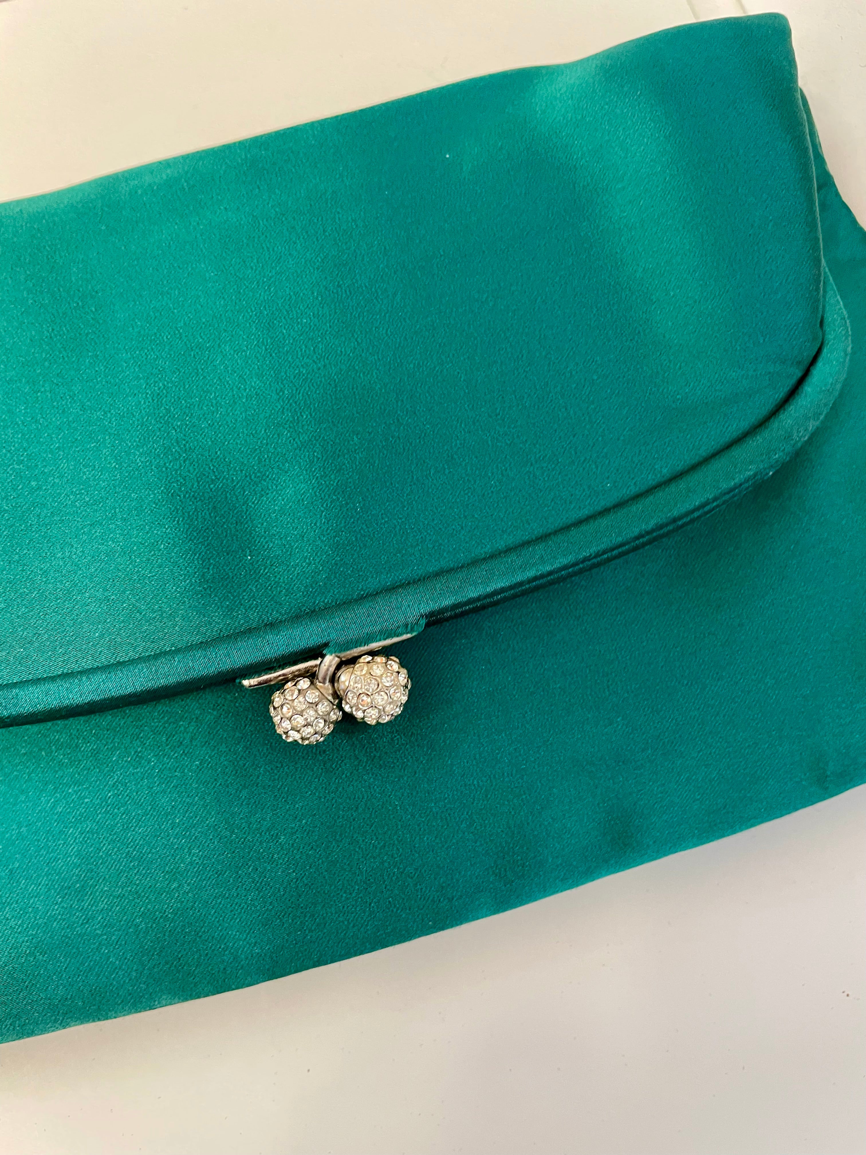 The most divine 1960's emerald green satin evening purse...... so classy!