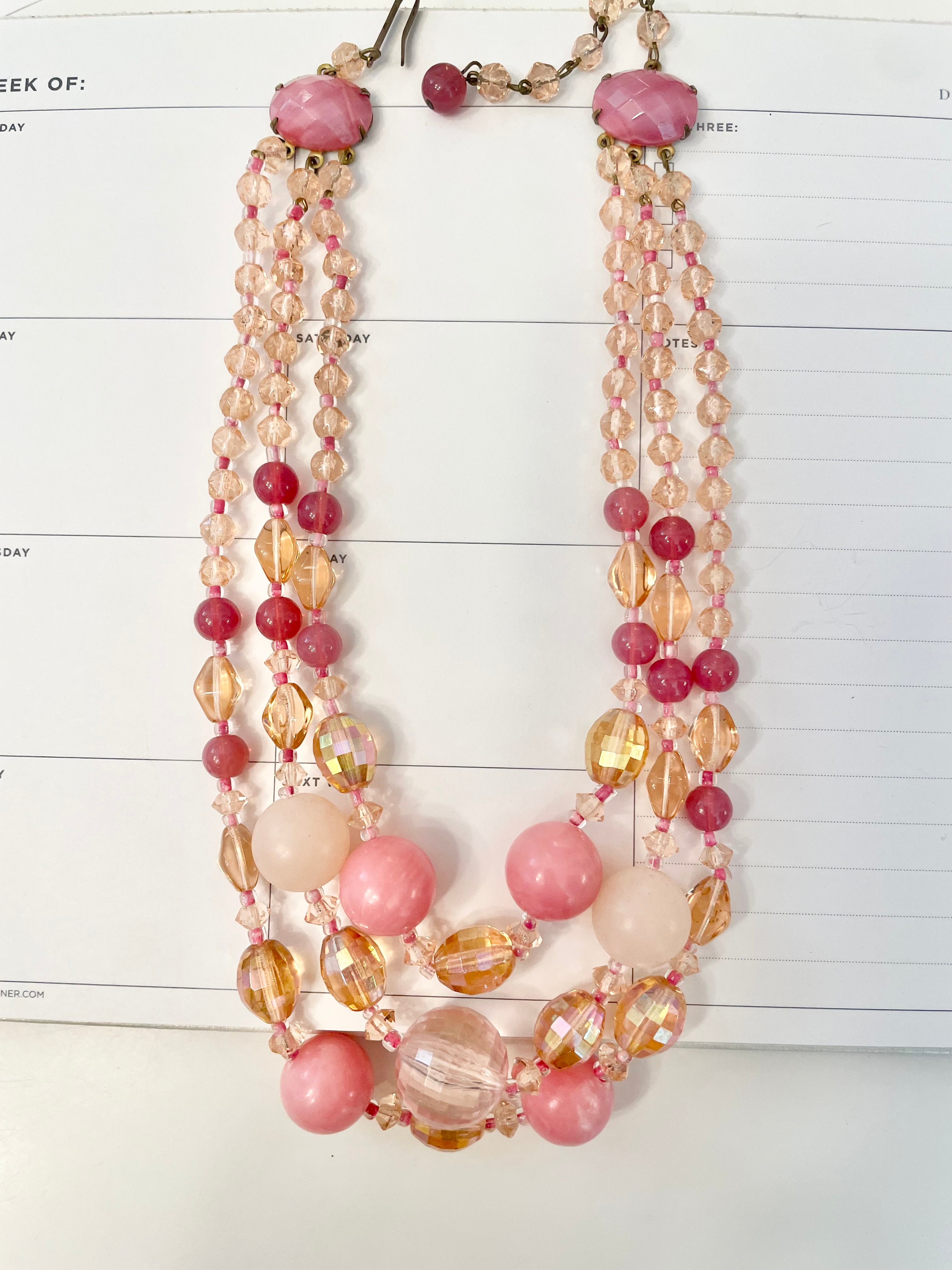 1950's feminine soft pink beaded necklace... so divine