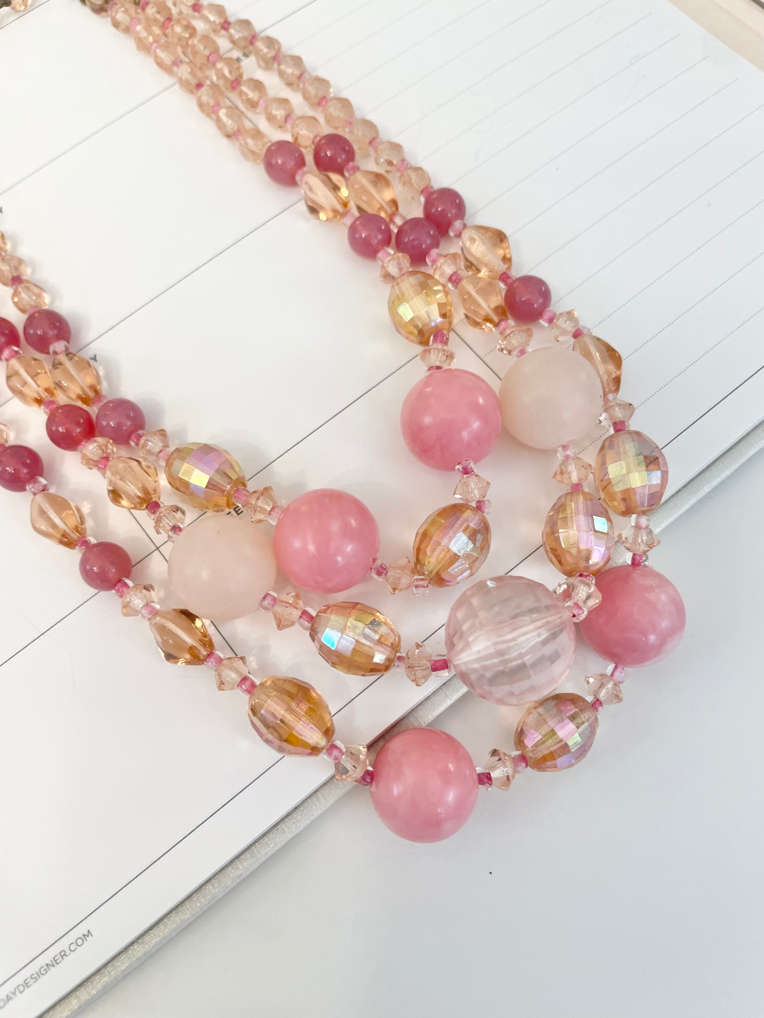 1950's feminine soft pink beaded necklace... so divine