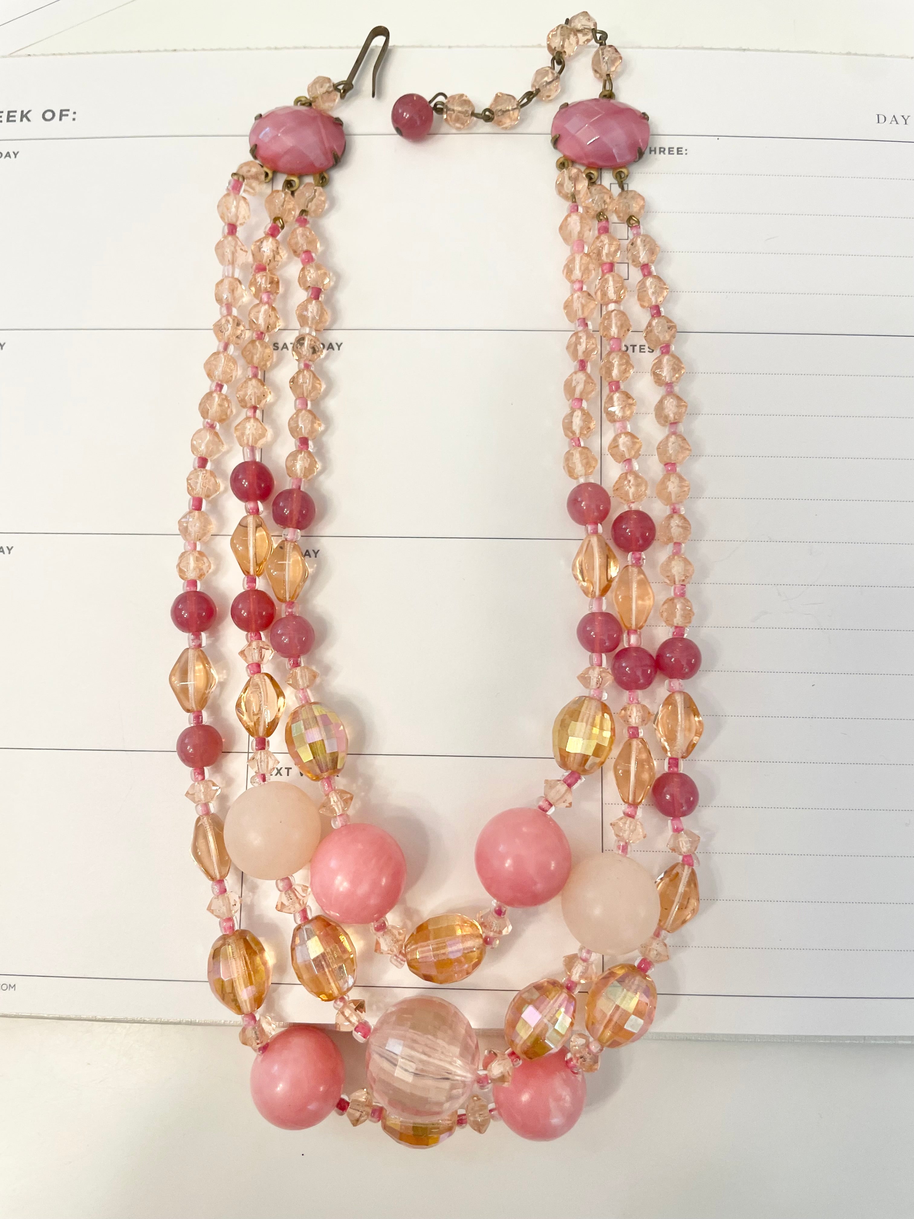 1950's feminine soft pink beaded necklace... so divine