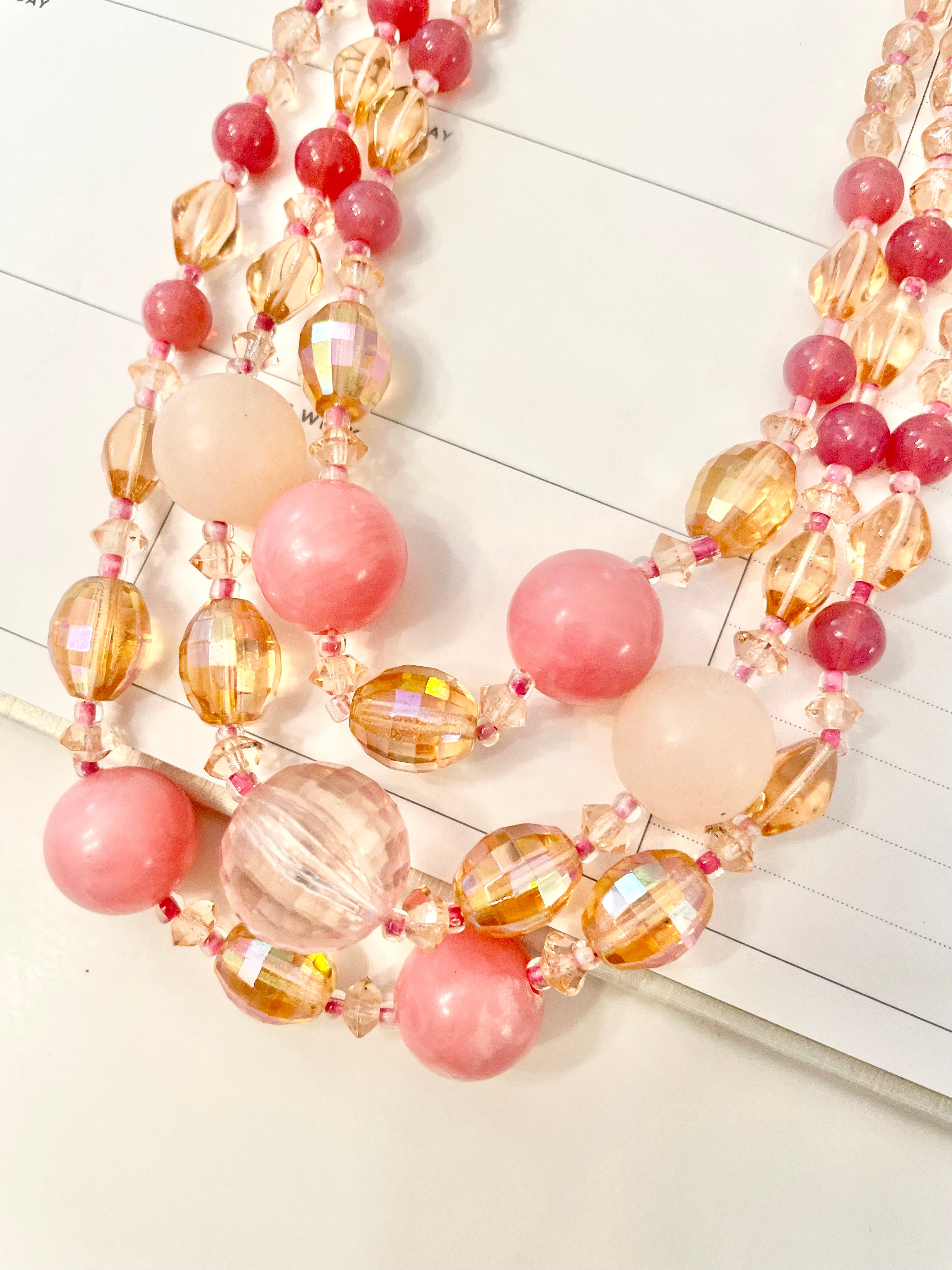 1950's feminine soft pink beaded necklace... so divine