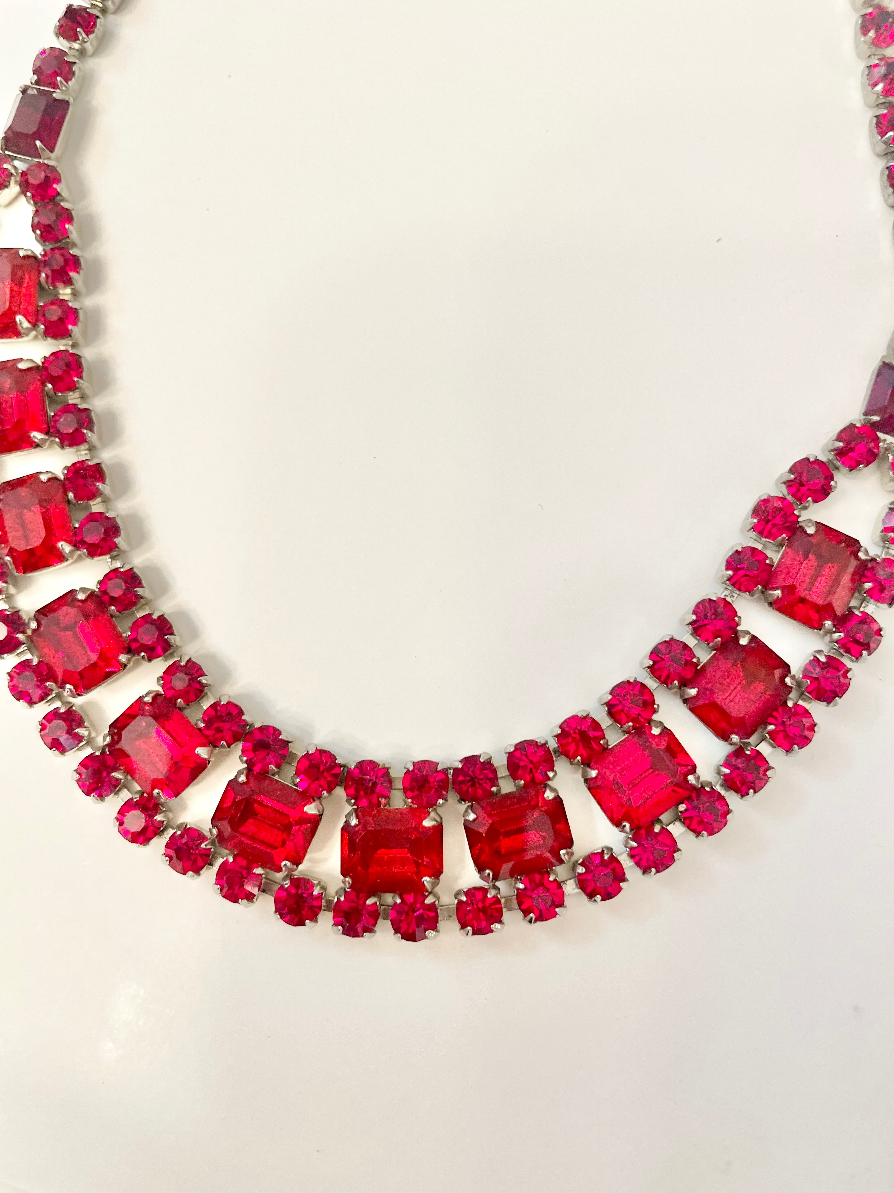 1960's stunning ruby glass collar necklace.. so lovely