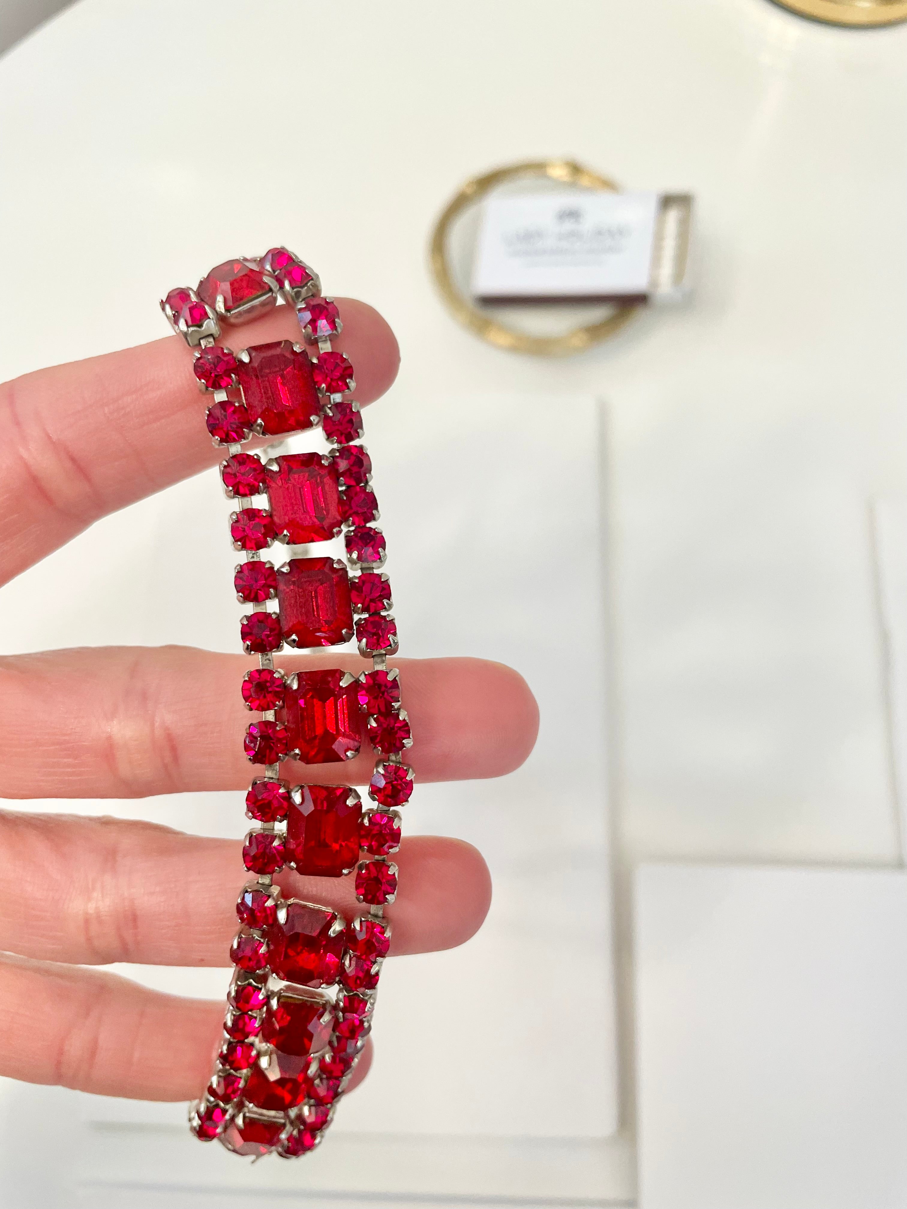 1960's stunning ruby glass collar necklace.. so lovely