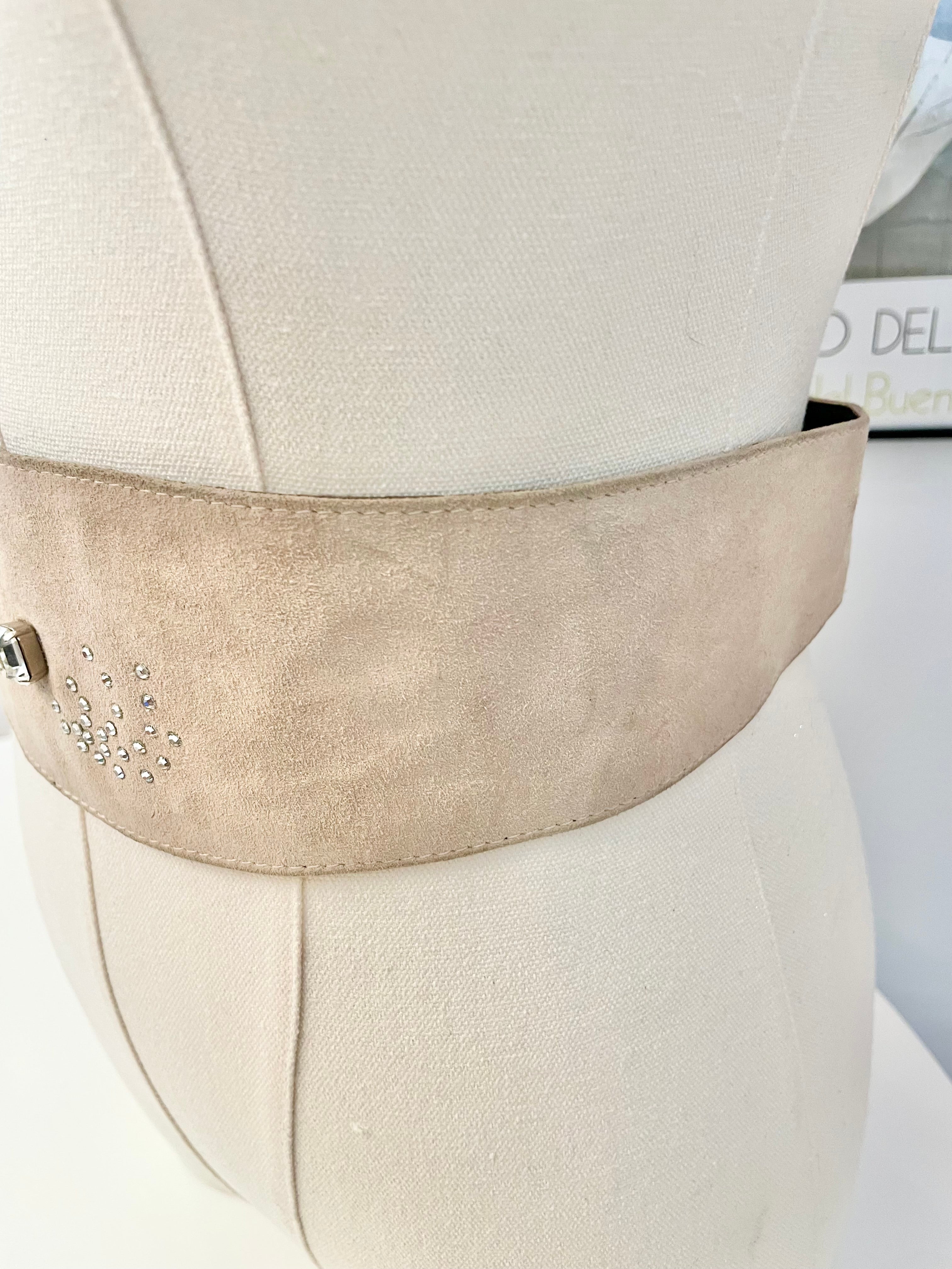 Vintage Italian soft, feminine suede belt....so chic