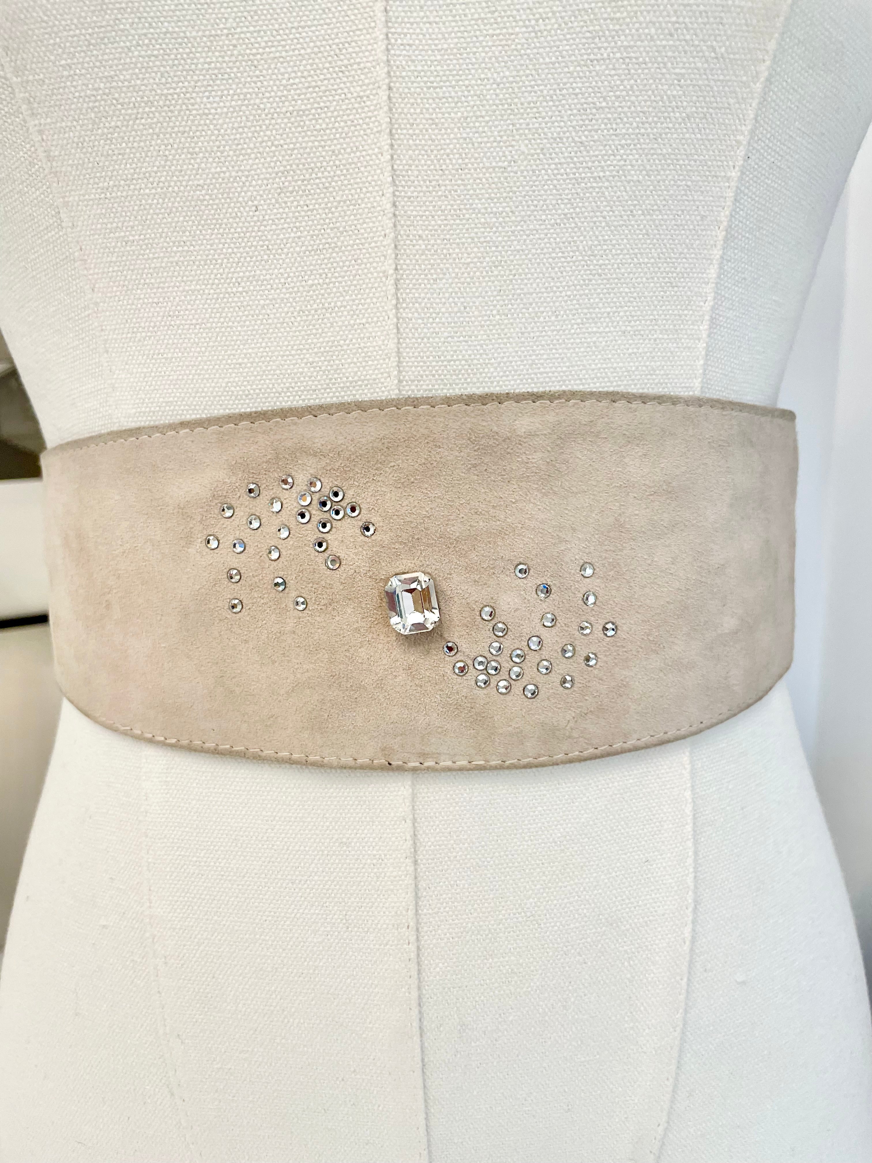 Vintage Italian soft, feminine suede belt....so chic