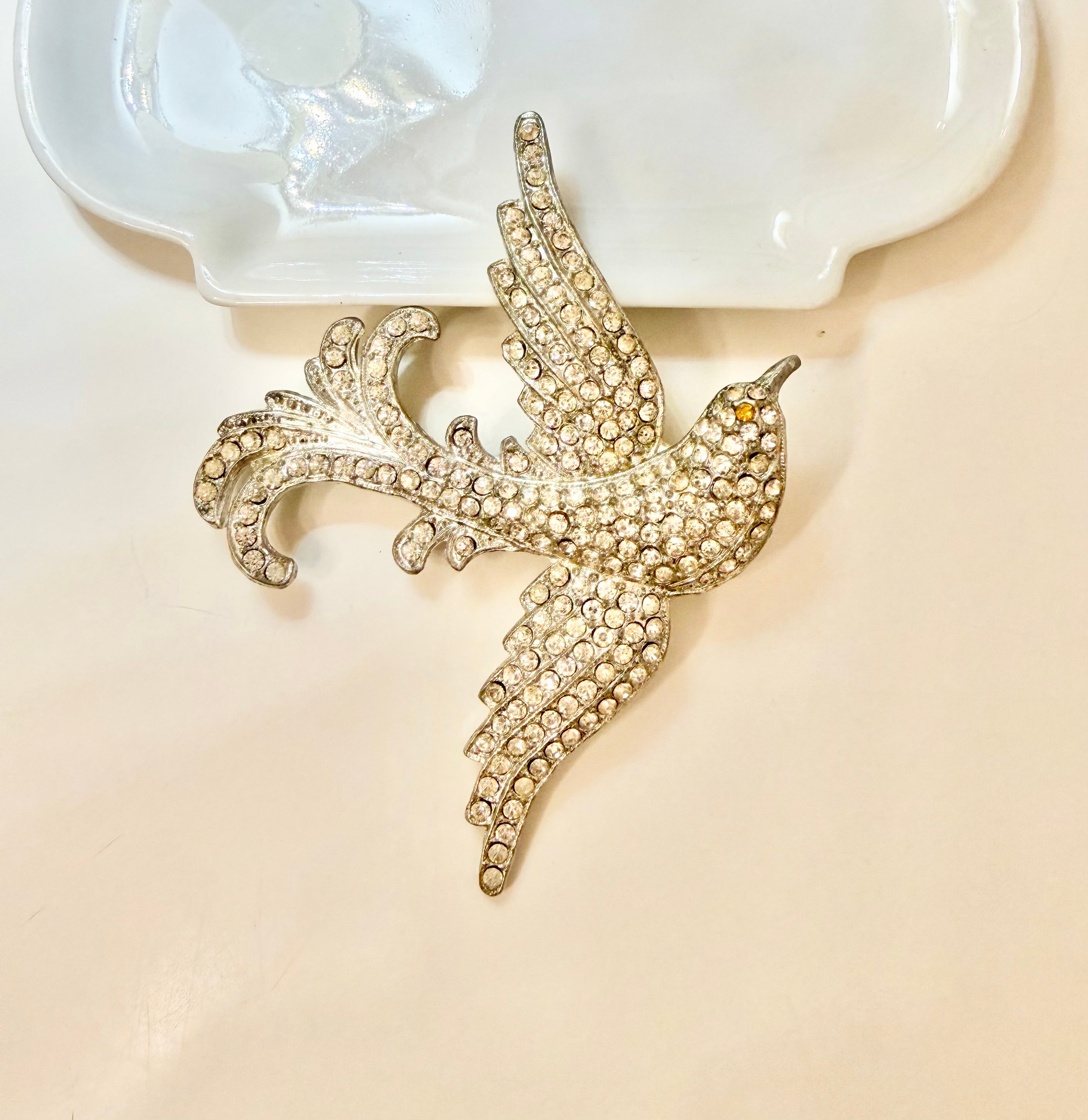 1940's stunning figural brooch...