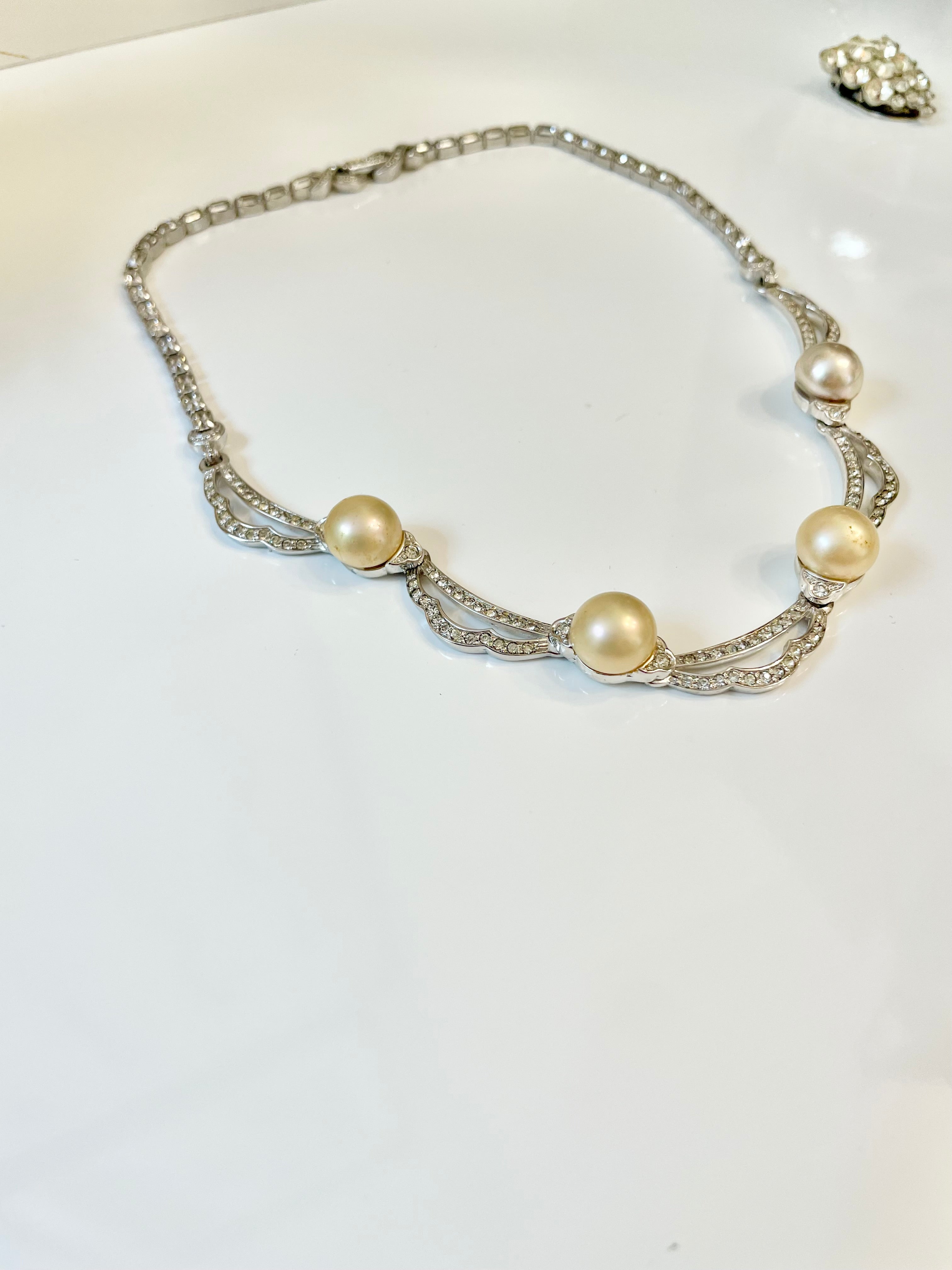 1940's super chic pearl and clear stone collar necklace.