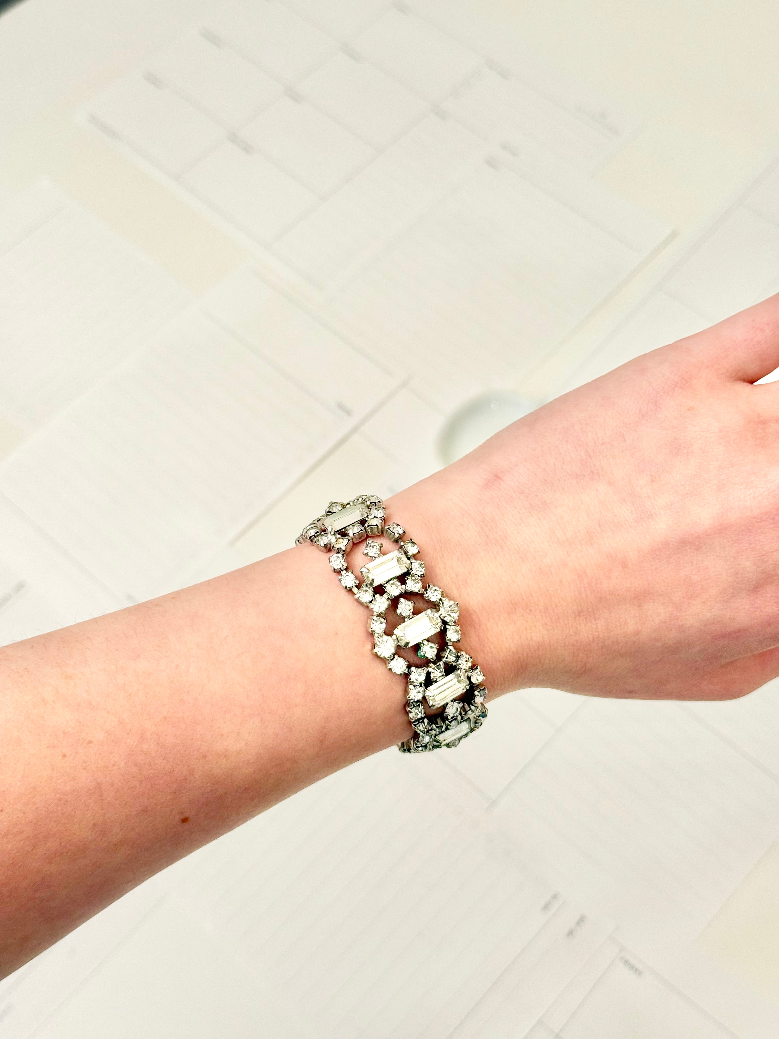 1960's scalloped edge tennis bracelet.... so elegant