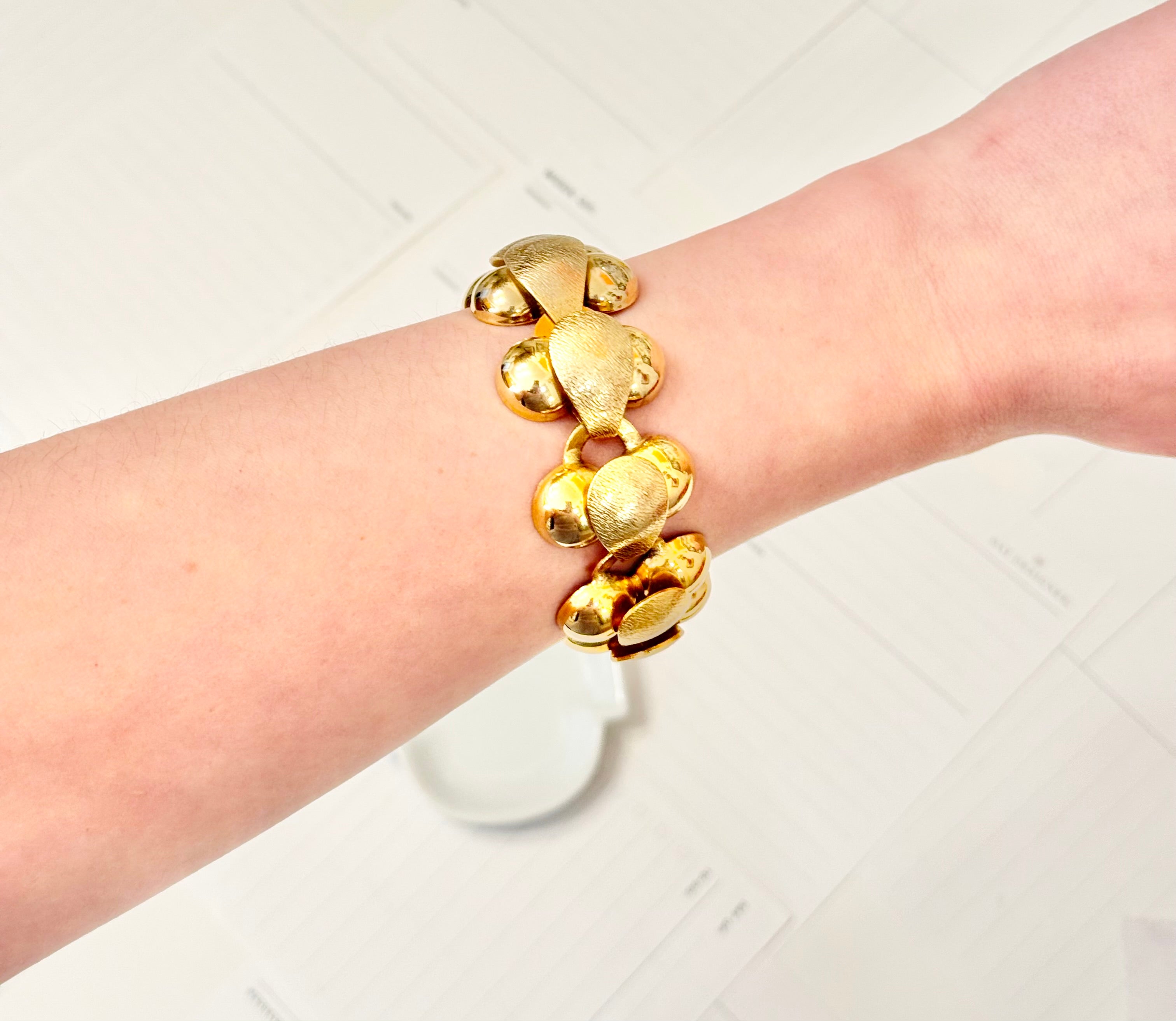 1960's most charming gold link bracelet.... so elegant